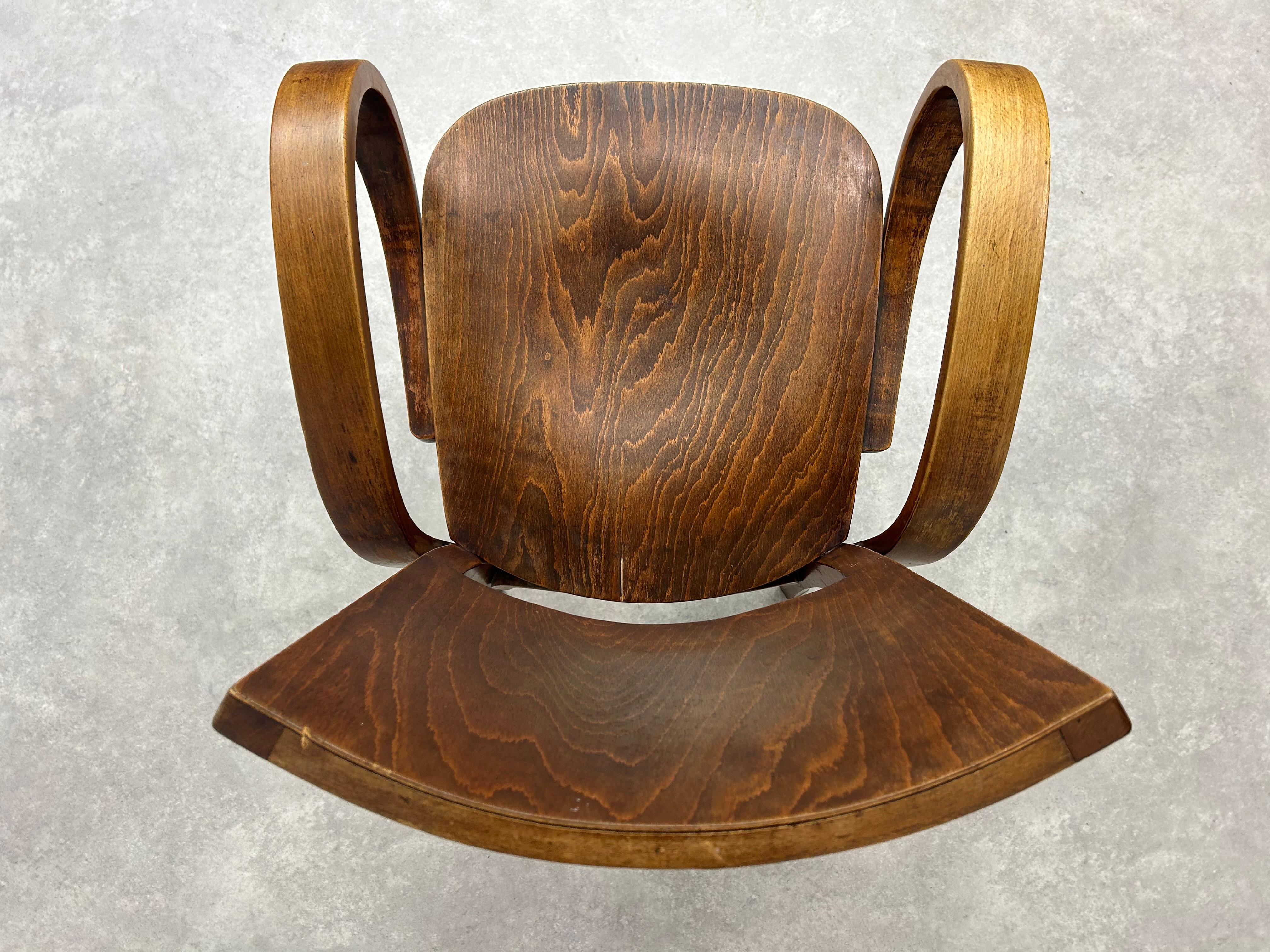 Art deco office chair by Thonet Mundus In Good Condition In Banská Štiavnica, SK