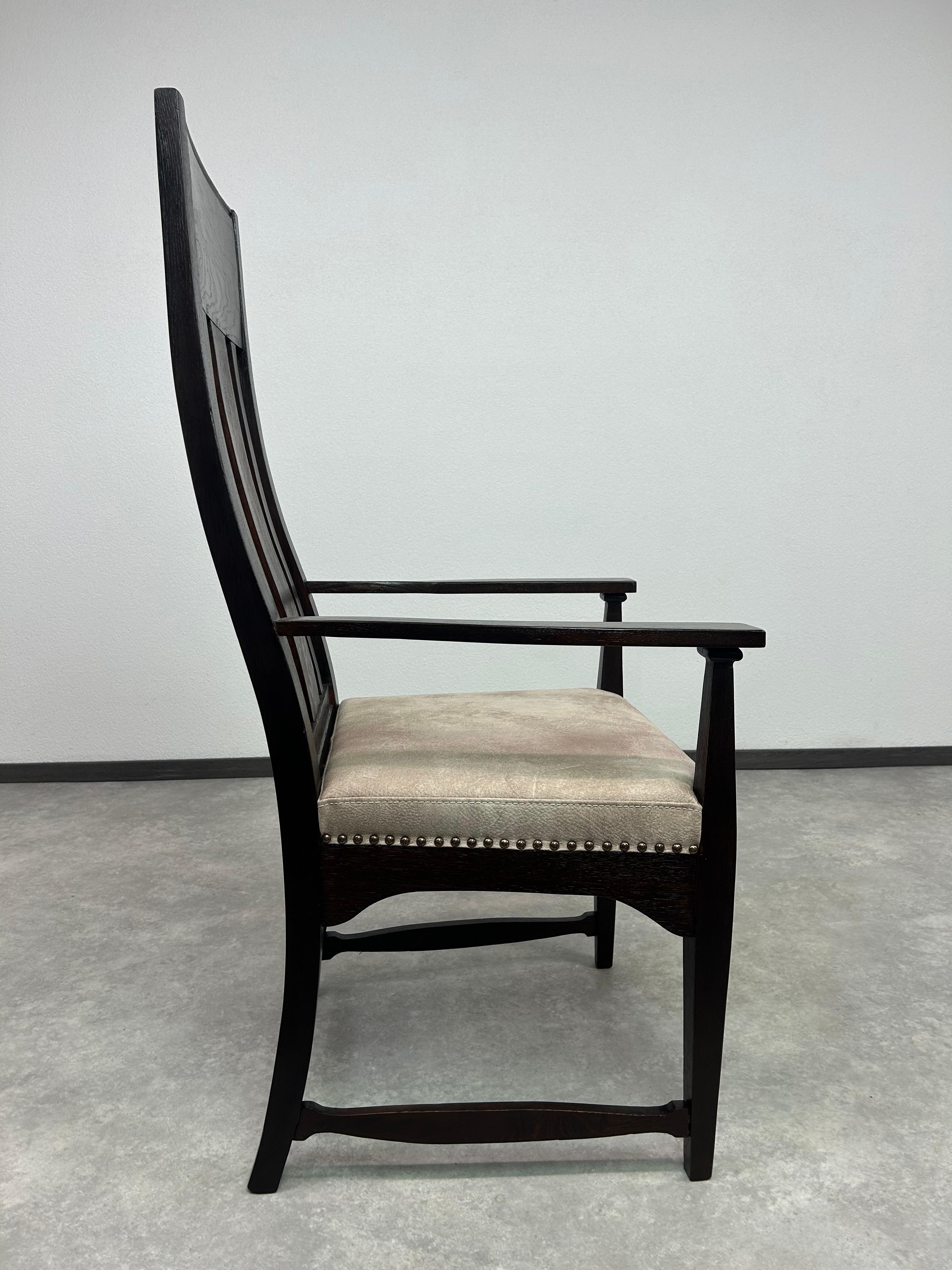 Sedia da ufficio in stile Art déco di Charles Rennie Mackintosh. Colorato e lucidato a regola d'arte.
