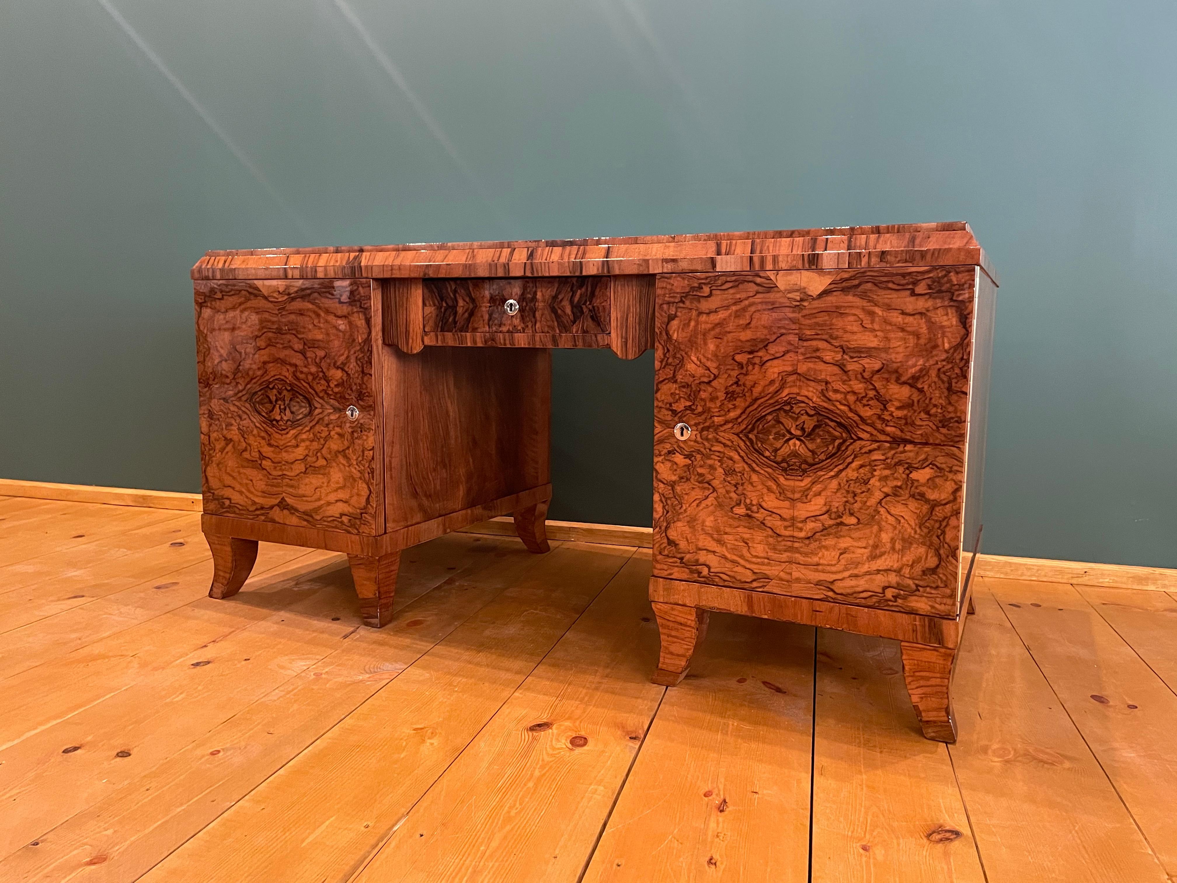 Nu de bureau Art Déco en vente 1