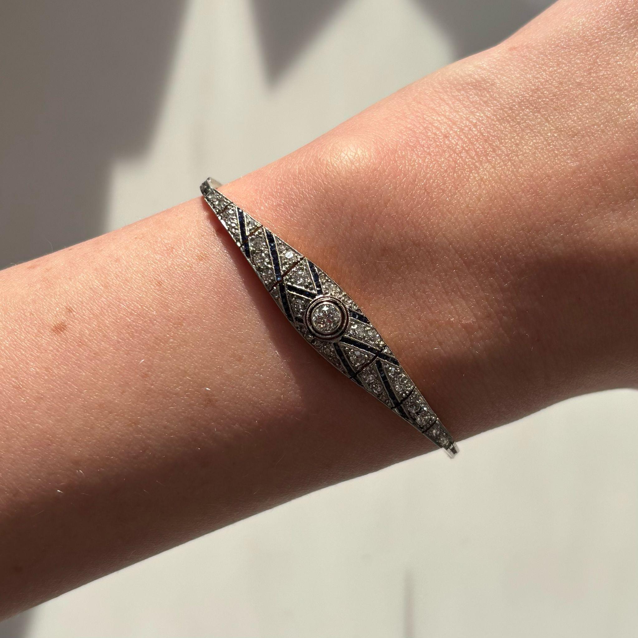 Art Deco Old Cut Diamond and Blue Sapphire Panel Bracelet in Gold and Platinum In Good Condition For Sale In London, GB