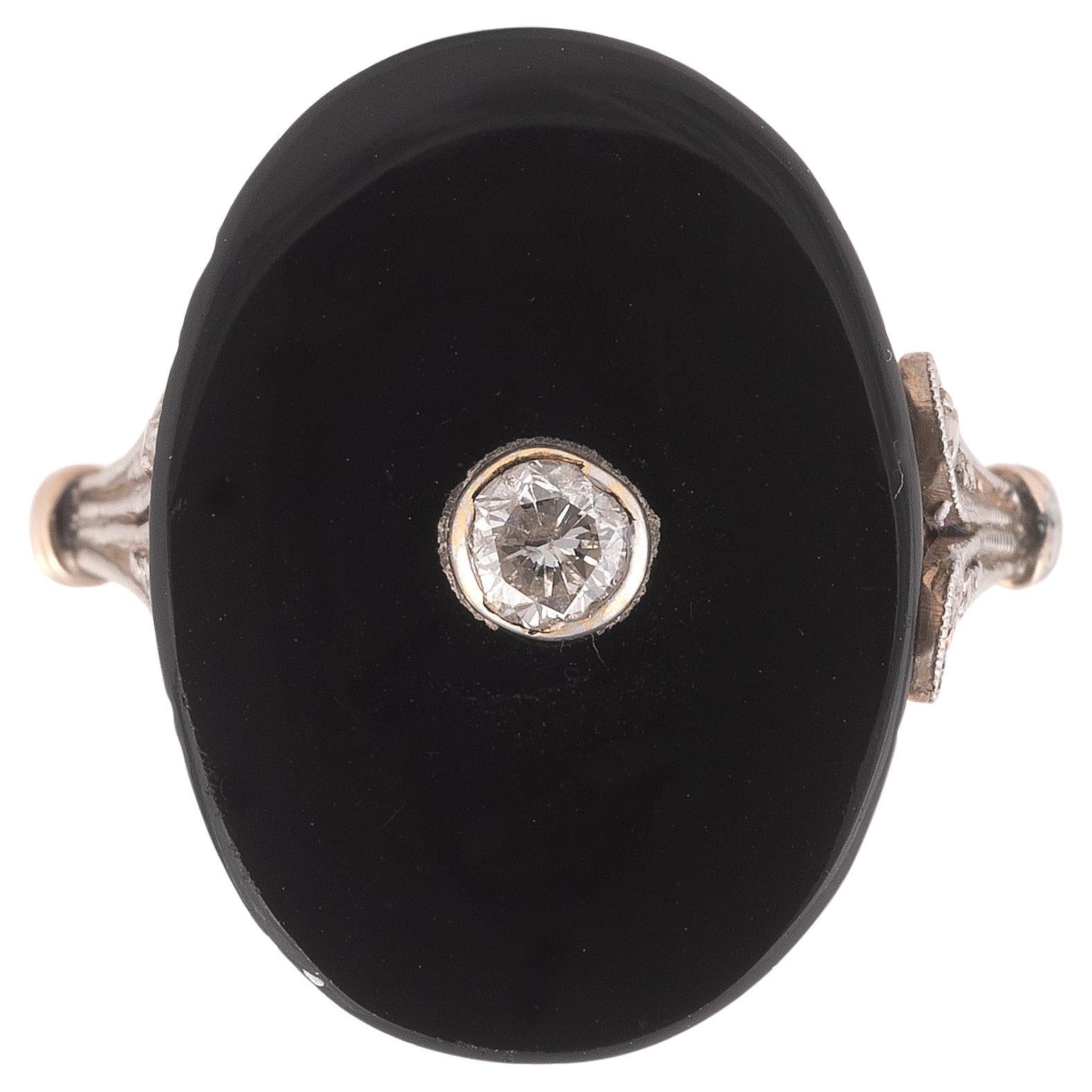 Art Deco Old Cut Diamond And Onyx Ring In Excellent Condition For Sale In Firenze, IT