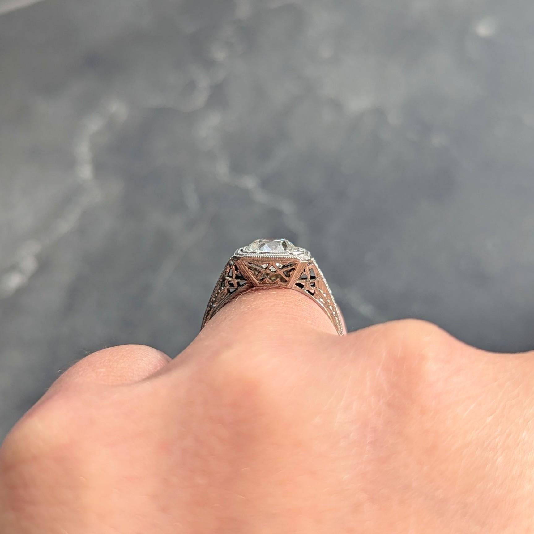 Anello di fidanzamento vintage in oro 18K con diamante 1,34 CTW Art of Vintage in vendita 7