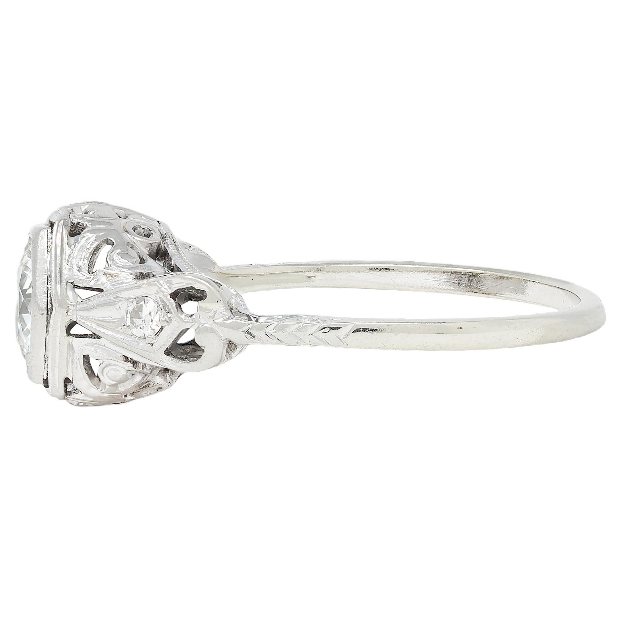 Anello di fidanzamento vintage Art Deco con diamante vecchio taglio europeo in oro bianco 14 carati In condizioni ottime in vendita a Philadelphia, PA
