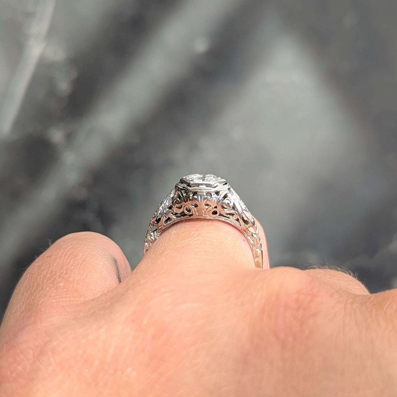 Anello di fidanzamento vintage Art Deco con diamante vecchio taglio europeo in oro bianco 14 carati in vendita 1