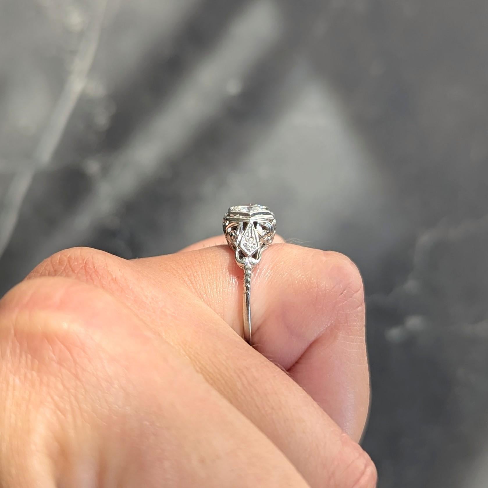 Anello di fidanzamento vintage Art Deco con diamante vecchio taglio europeo in oro bianco 14 carati in vendita 2