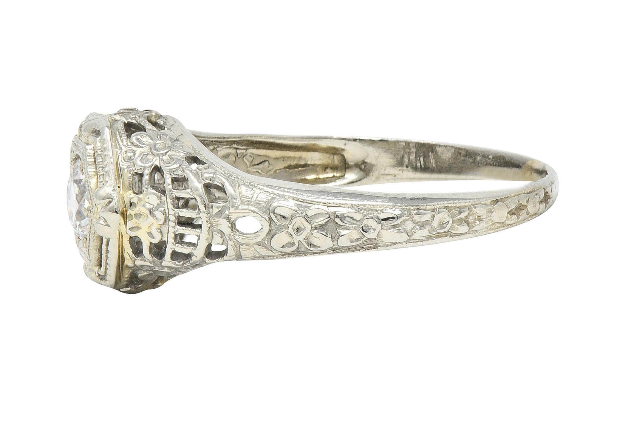 Art Deco Old European Cut Diamond 18 Karat White Gold Antique Engagement Ring For Sale 1