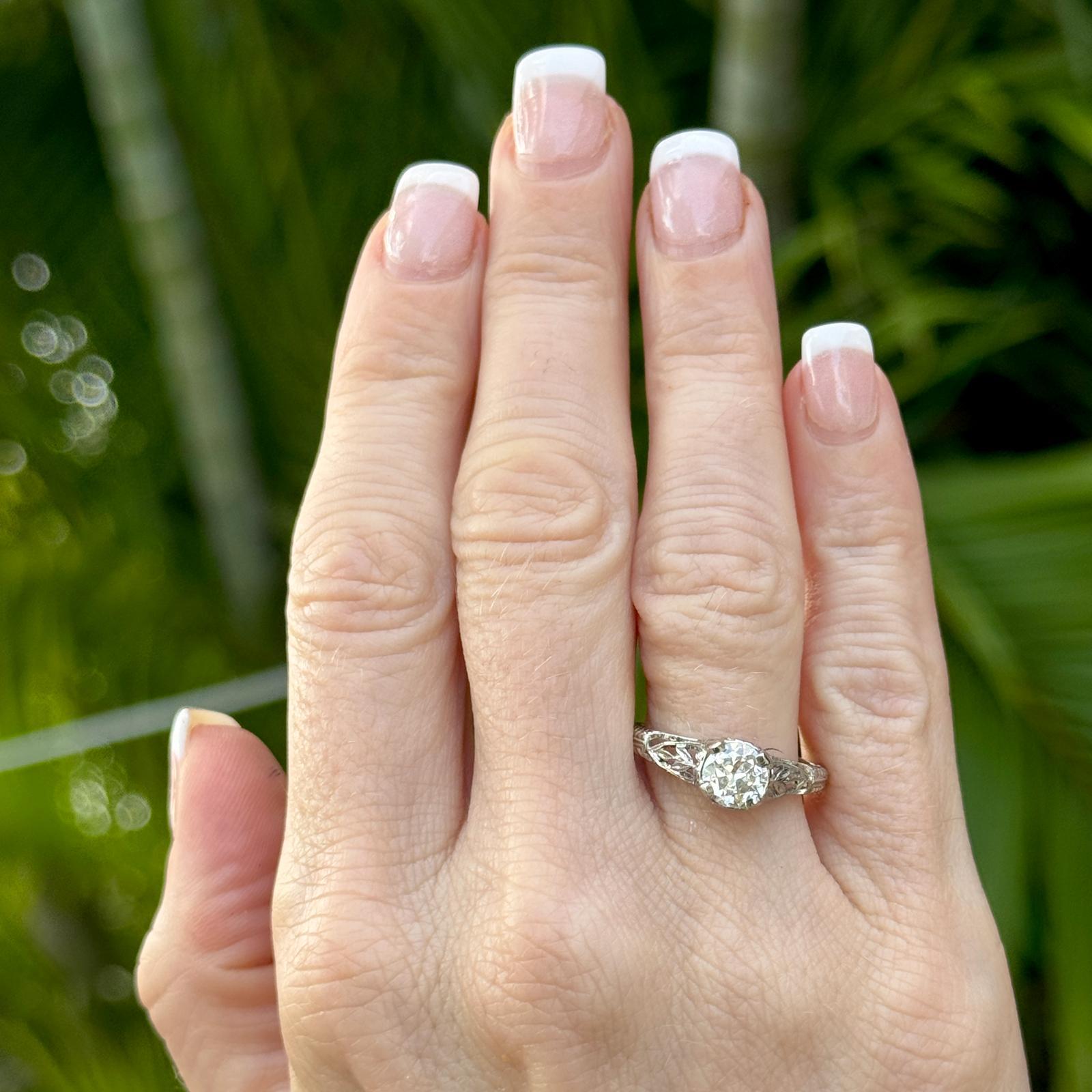 Women's Art Deco Old European Cut Diamond 18 Karat White Gold Filigree Engagment Ring For Sale