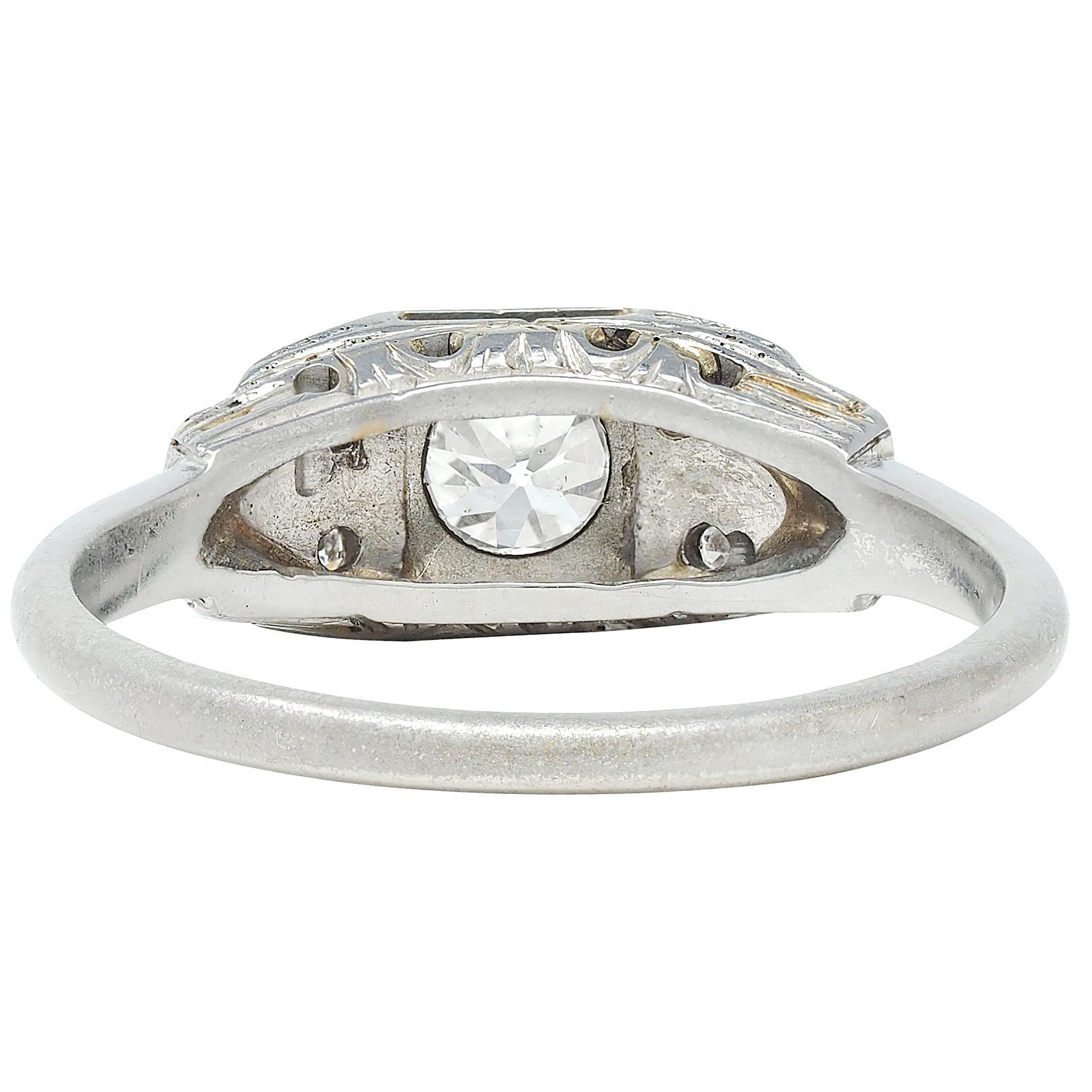 Art Déco Anello di fidanzamento vintage Art Deco con diamante vecchio taglio europeo in oro bianco 18 carati in vendita