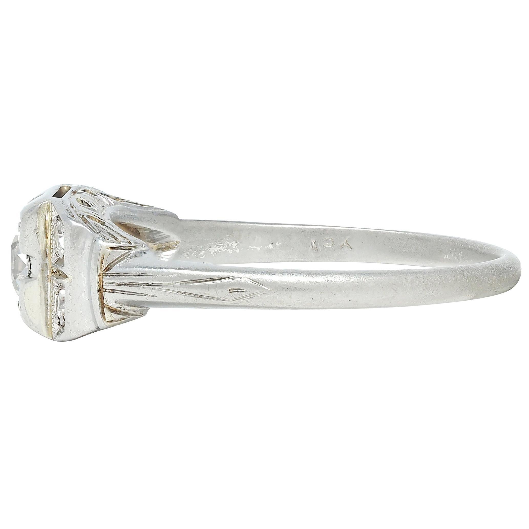 Taglio antico europeo Anello di fidanzamento vintage Art Deco con diamante vecchio taglio europeo in oro bianco 18 carati in vendita