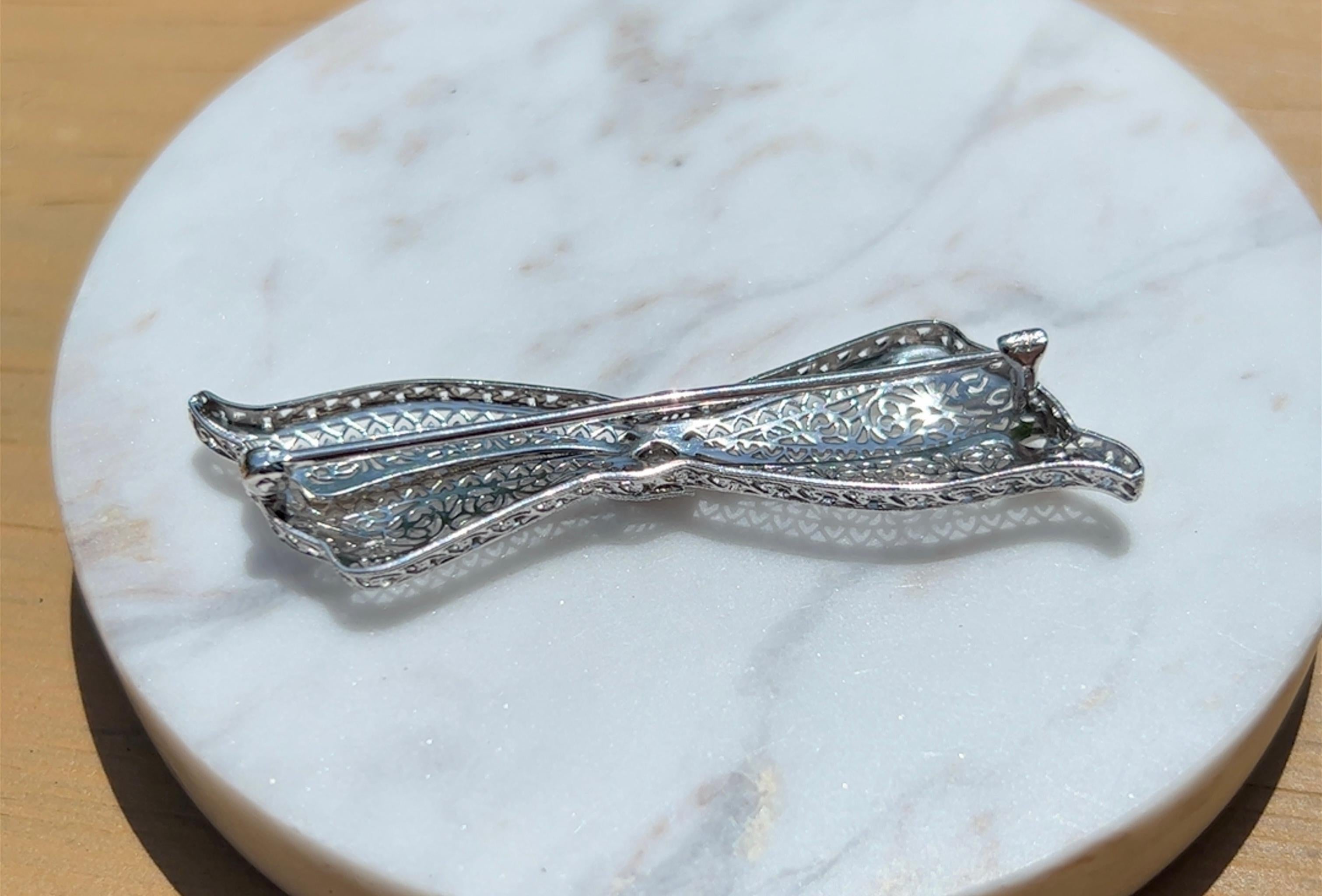 Art Deco Old European Cut Diamond Bow Design Pin in 14K Gold In Good Condition For Sale In Towson, MD
