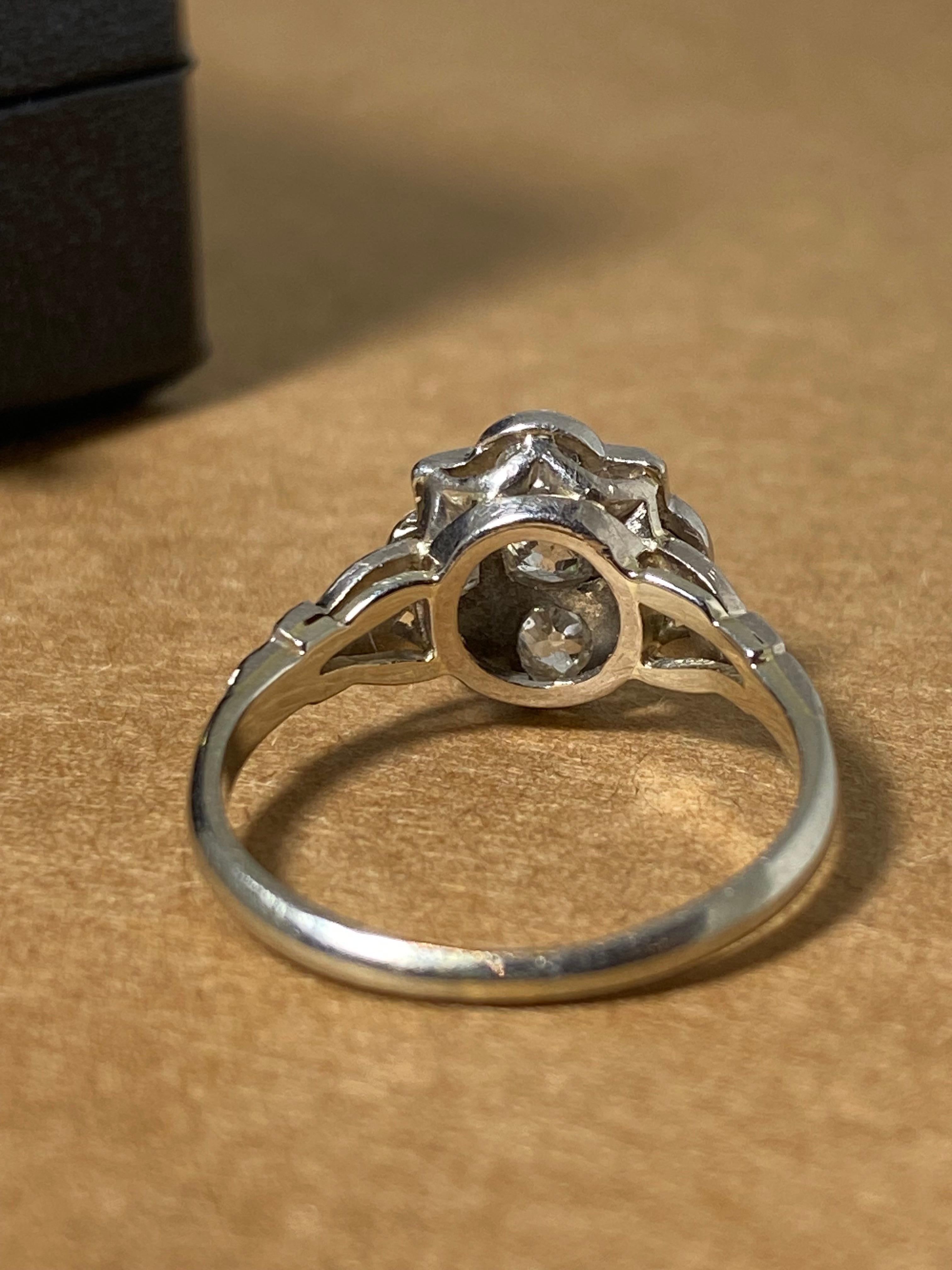 Old European Cut Art-Deco Old-European Cut Diamond Daisy Flower Shaped Engagement Platinum Ring For Sale