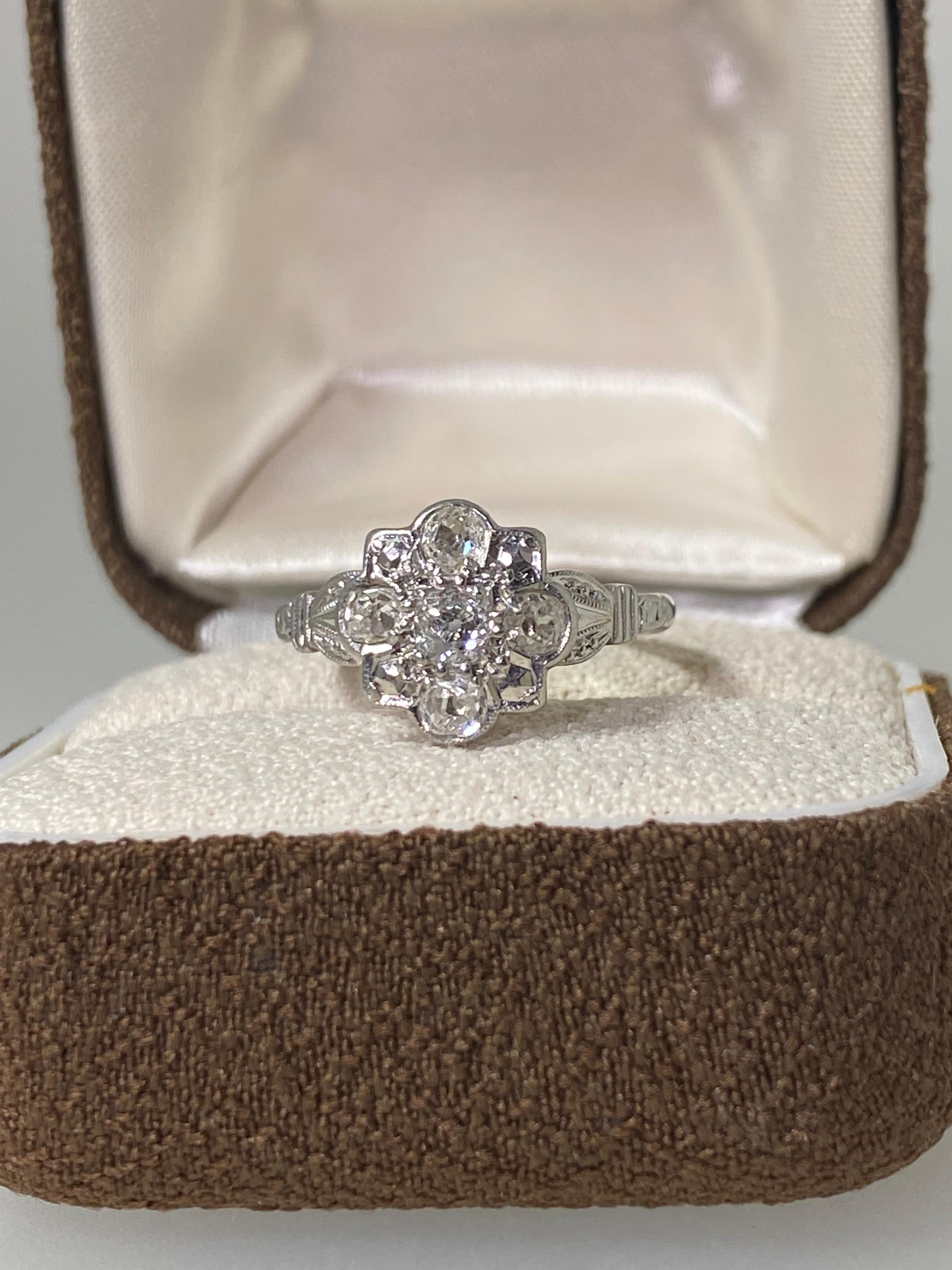 Women's Art-Deco Old-European Cut Diamond Daisy Flower Shaped Engagement Platinum Ring For Sale