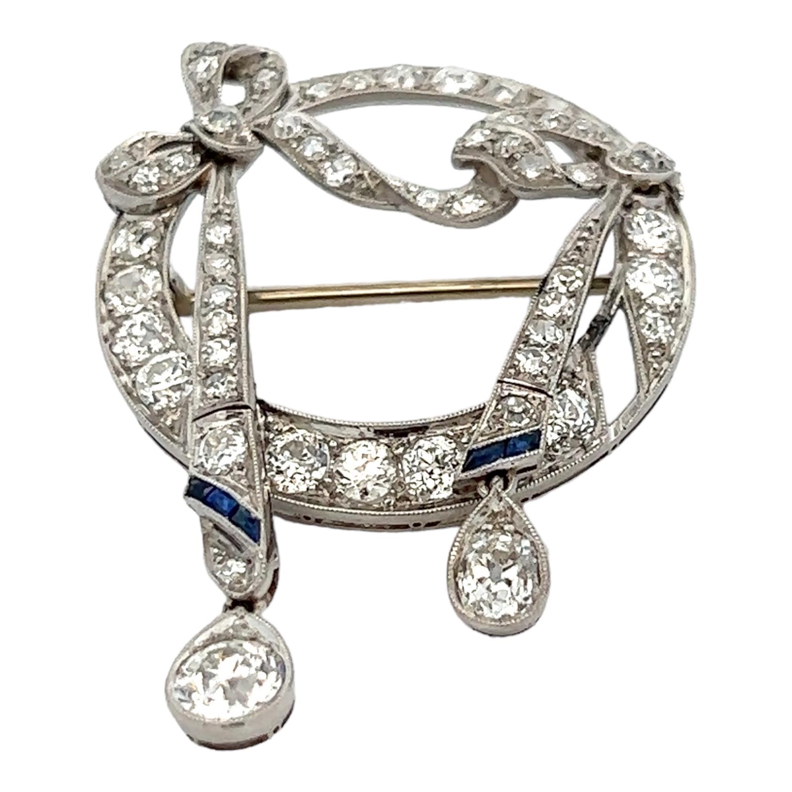 Women's Art Deco Old European Cut Diamond Dangle Platinum Bow Design Antique Brooch  For Sale