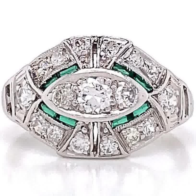 Art Deco Old European Cut Diamond Emerald Platinum Ring In Excellent Condition In Beverly Hills, CA