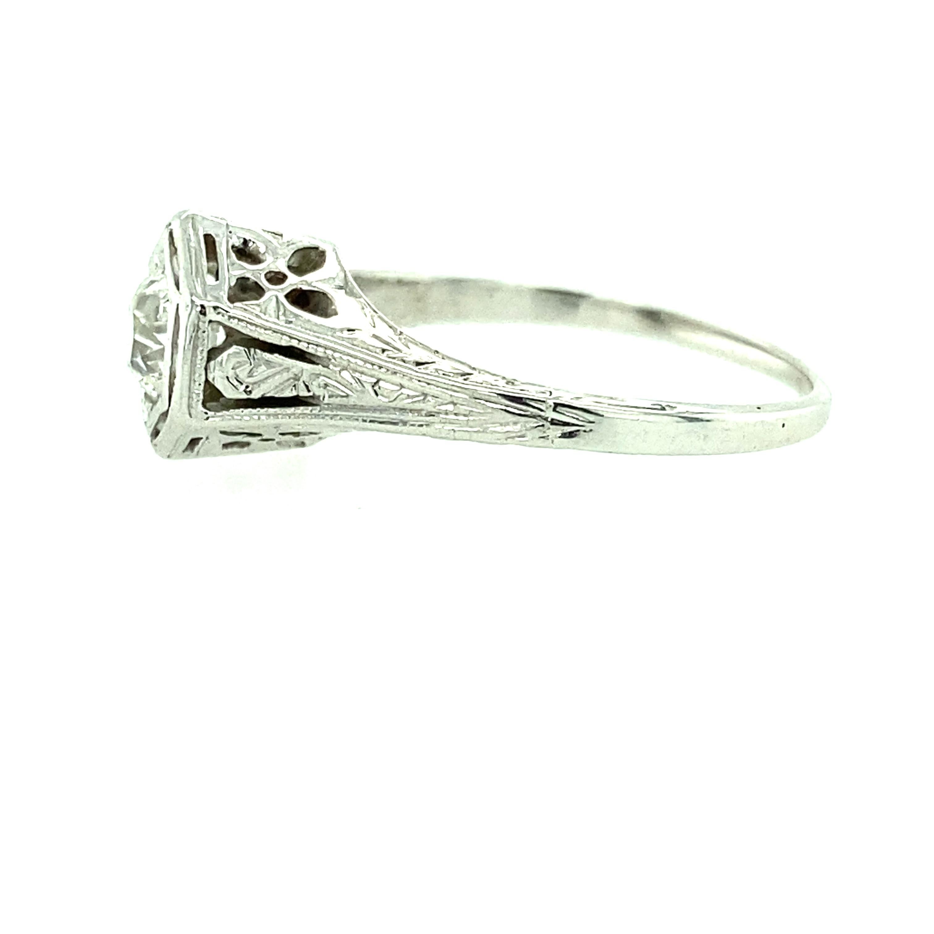 Art Deco Old European Cut Diamond Engagement Ring in 18 Karat Gold 9