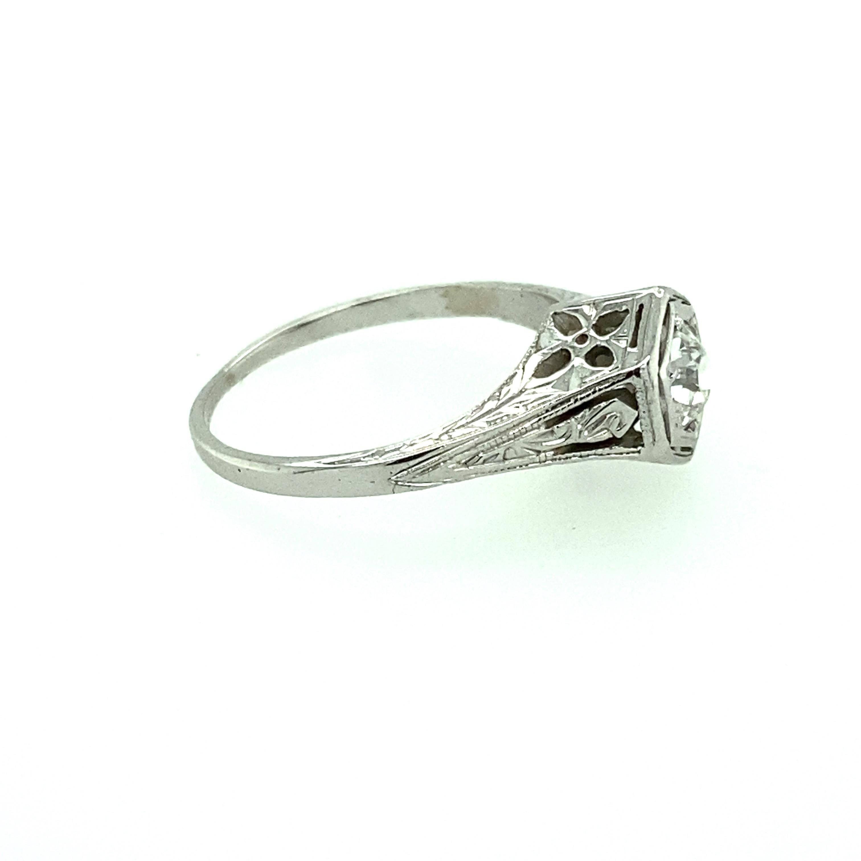 Women's Art Deco Old European Cut Diamond Engagement Ring in 18 Karat Gold