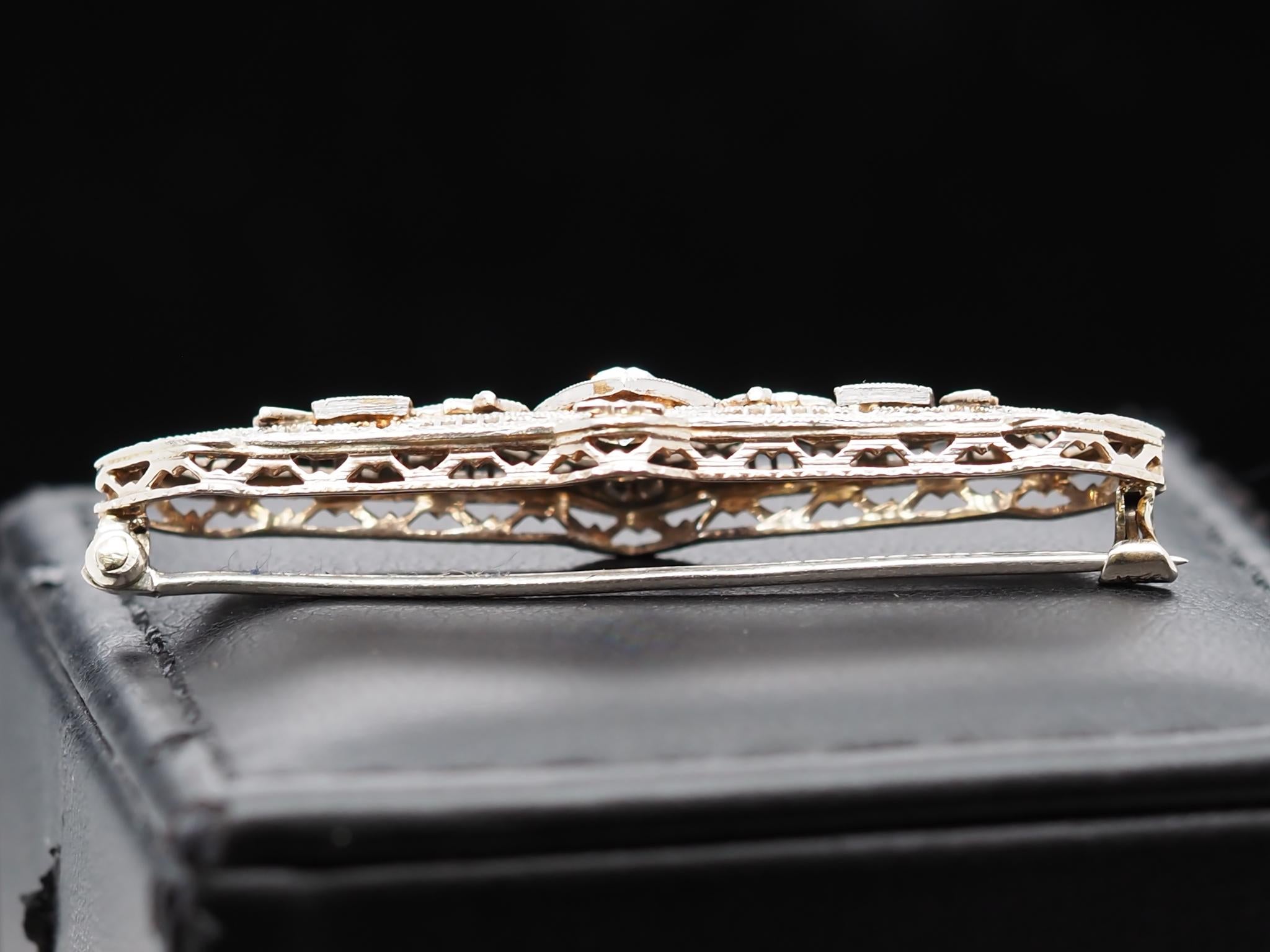 Art Deco Old European Cut Diamond Filigree Brooch Pin In Good Condition For Sale In Atlanta, GA