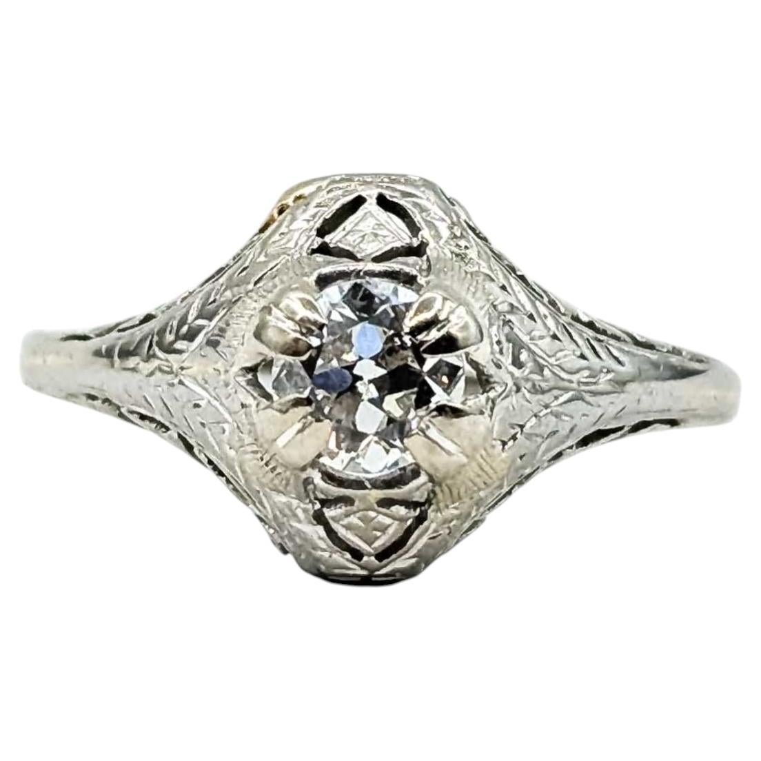 Anillo de filigrana con diamante de talla europea antigua de estilo Art Déco, en oro blanco de 18k en venta