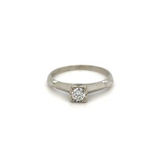 Anillo vintage solitario de oro con diamante de corte europeo antiguo al estilo Art Déco, de segunda mano de gran calidad