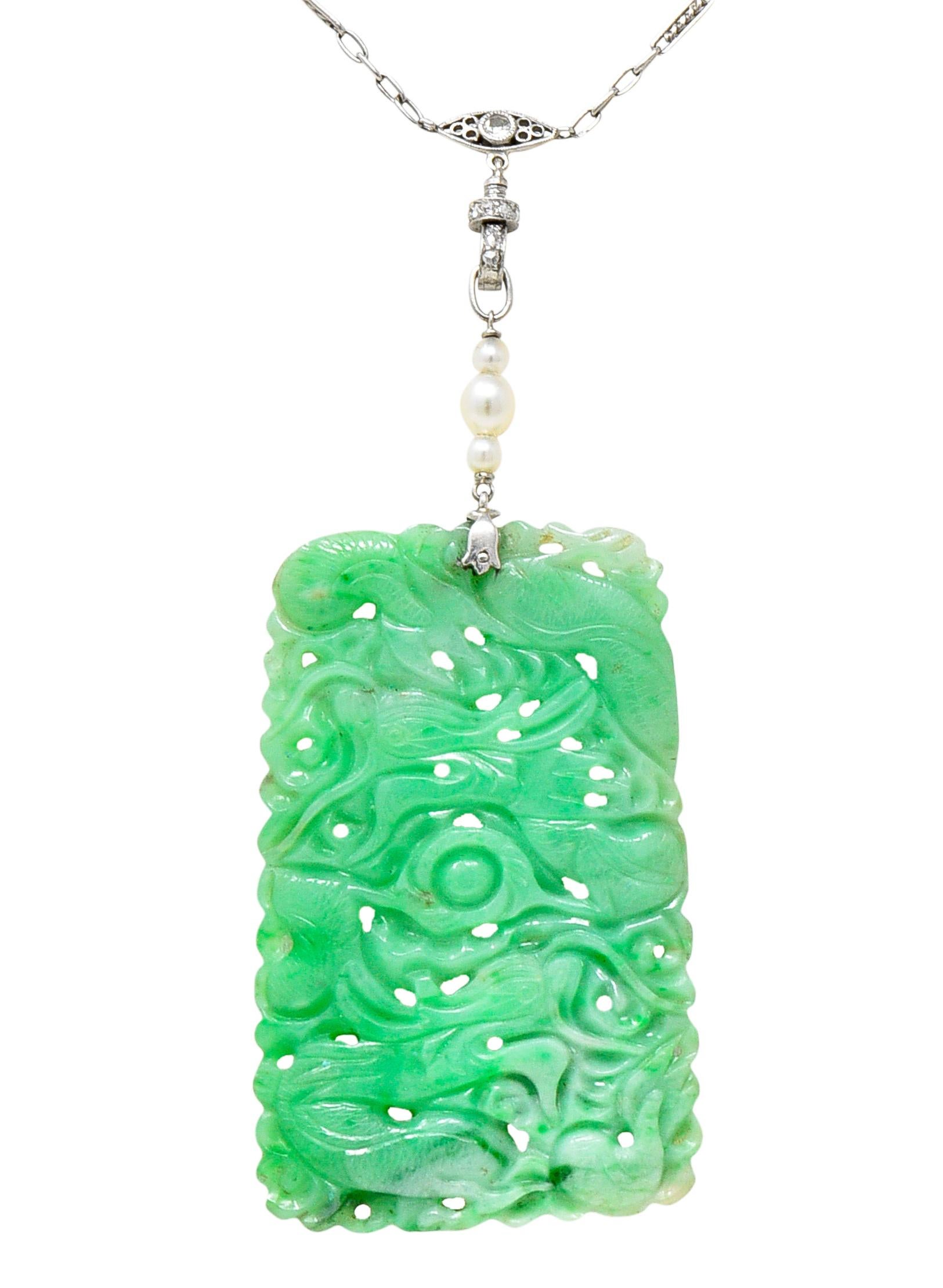 Art Deco Old European Cut Diamond Pearl Carved Jade Platinum Serpent Halskette für Damen oder Herren im Angebot