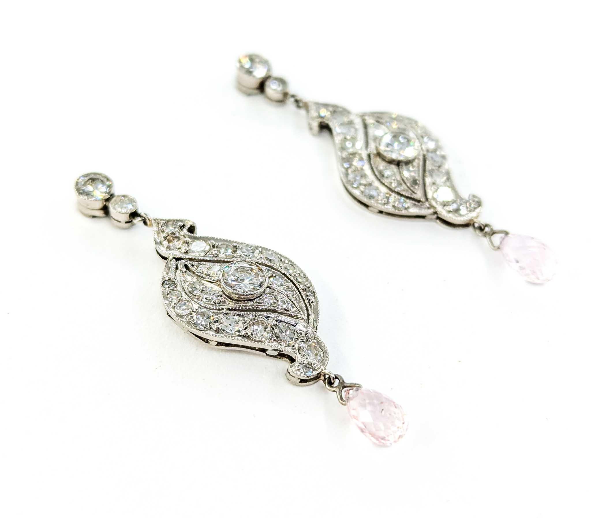 Boucles d'oreilles pendantes Art déco en platine, diamant de taille européenne ancienne et saphir rose Excellent état - En vente à Bloomington, MN