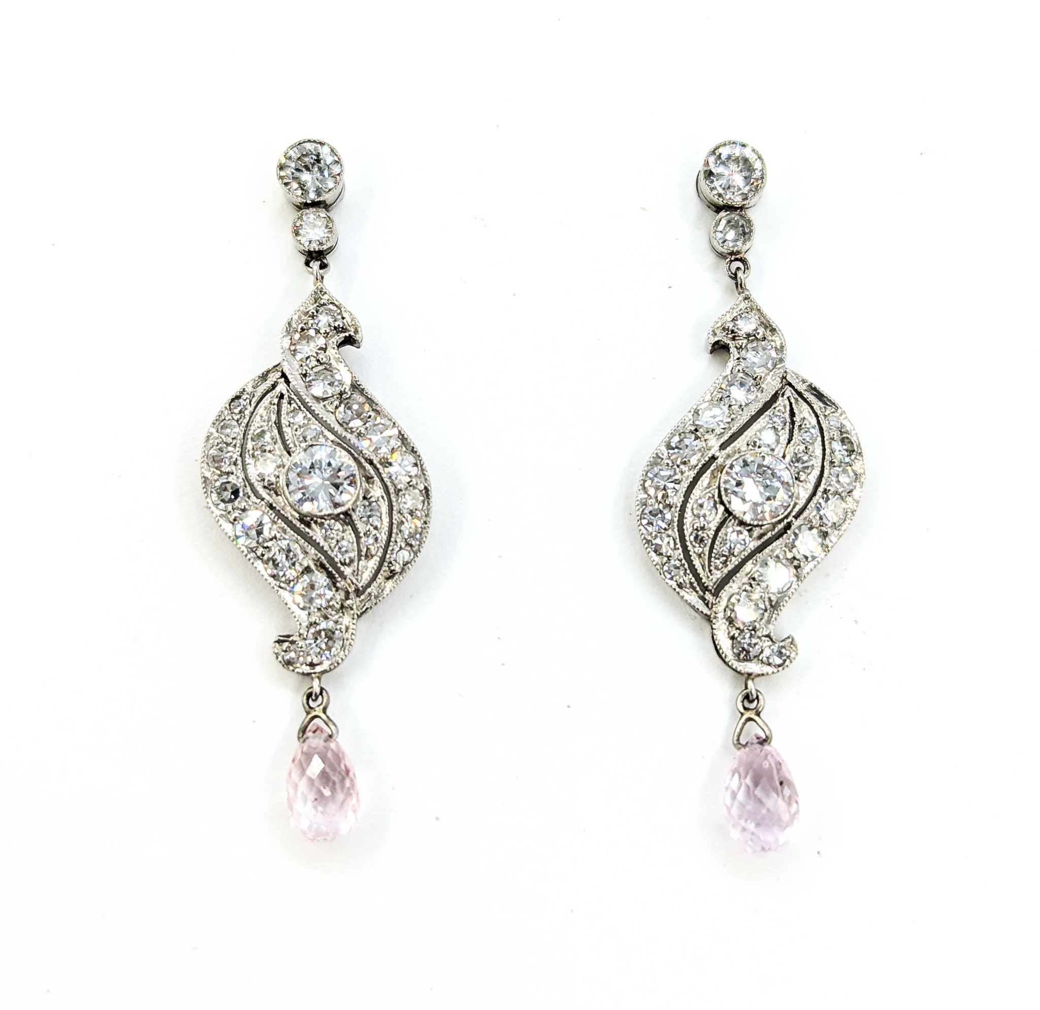 Boucles d'oreilles pendantes Art déco en platine, diamant de taille européenne ancienne et saphir rose en vente 2