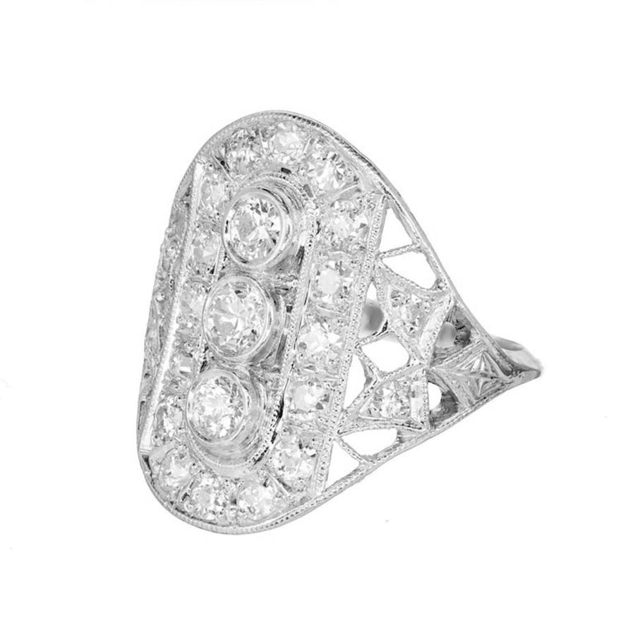 Art Deco 1910 Vintage durchbrochener Platin-Diamant-Cocktailring mit Diamanten im alten europäischen Schliff. 

3 alte europäische Diamanten F VS ca. .45 Karat
20 runde Diamanten mit altem europäischem Schliff, F VS, ca. 0,55 Karat
Größe 6.5 und