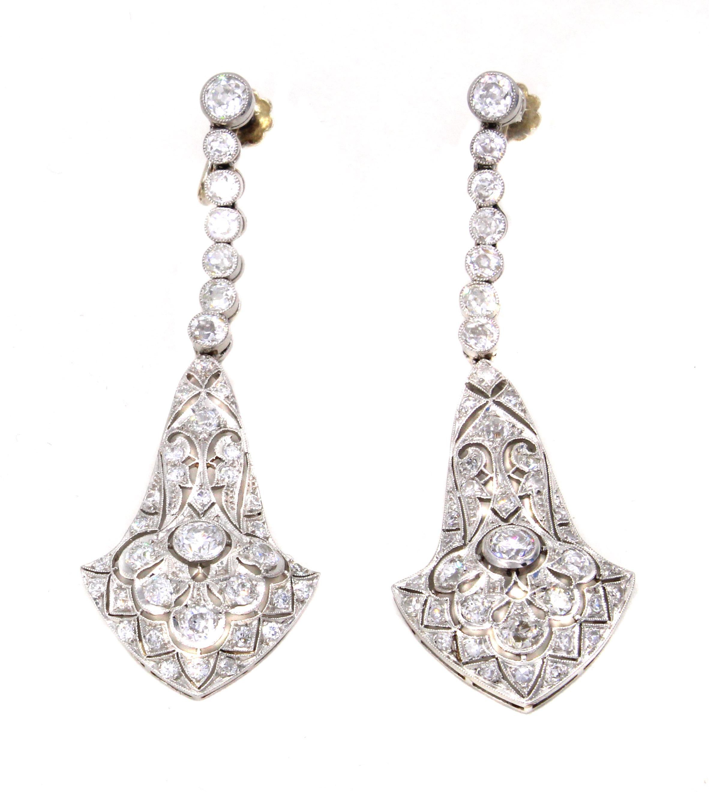 Art Deco Old European Cut Diamond Platinum Ear Pendants In Excellent Condition In New York, NY
