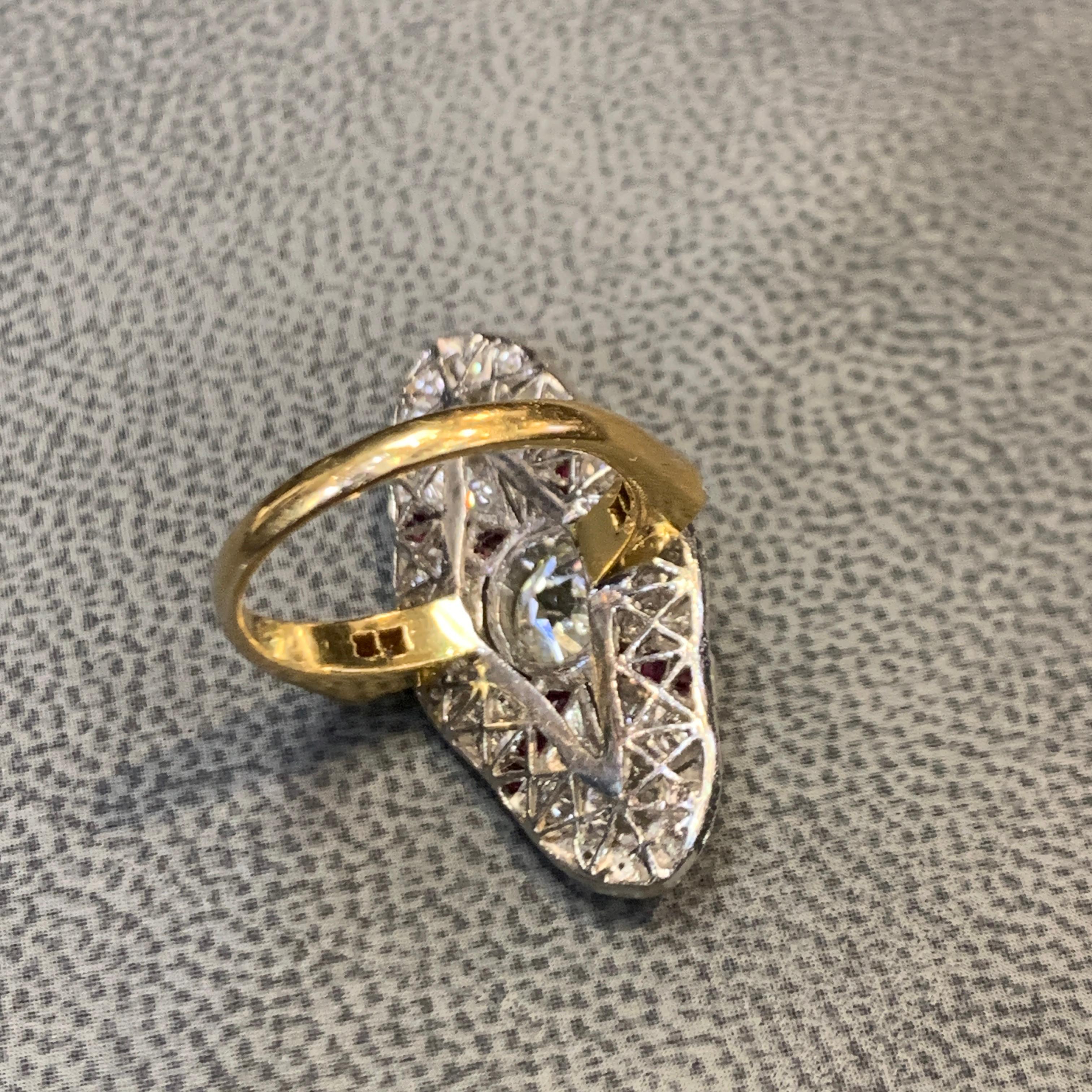 Anillo Art Déco Navette de Rubí y Diamante talla europea antigua en venta 4