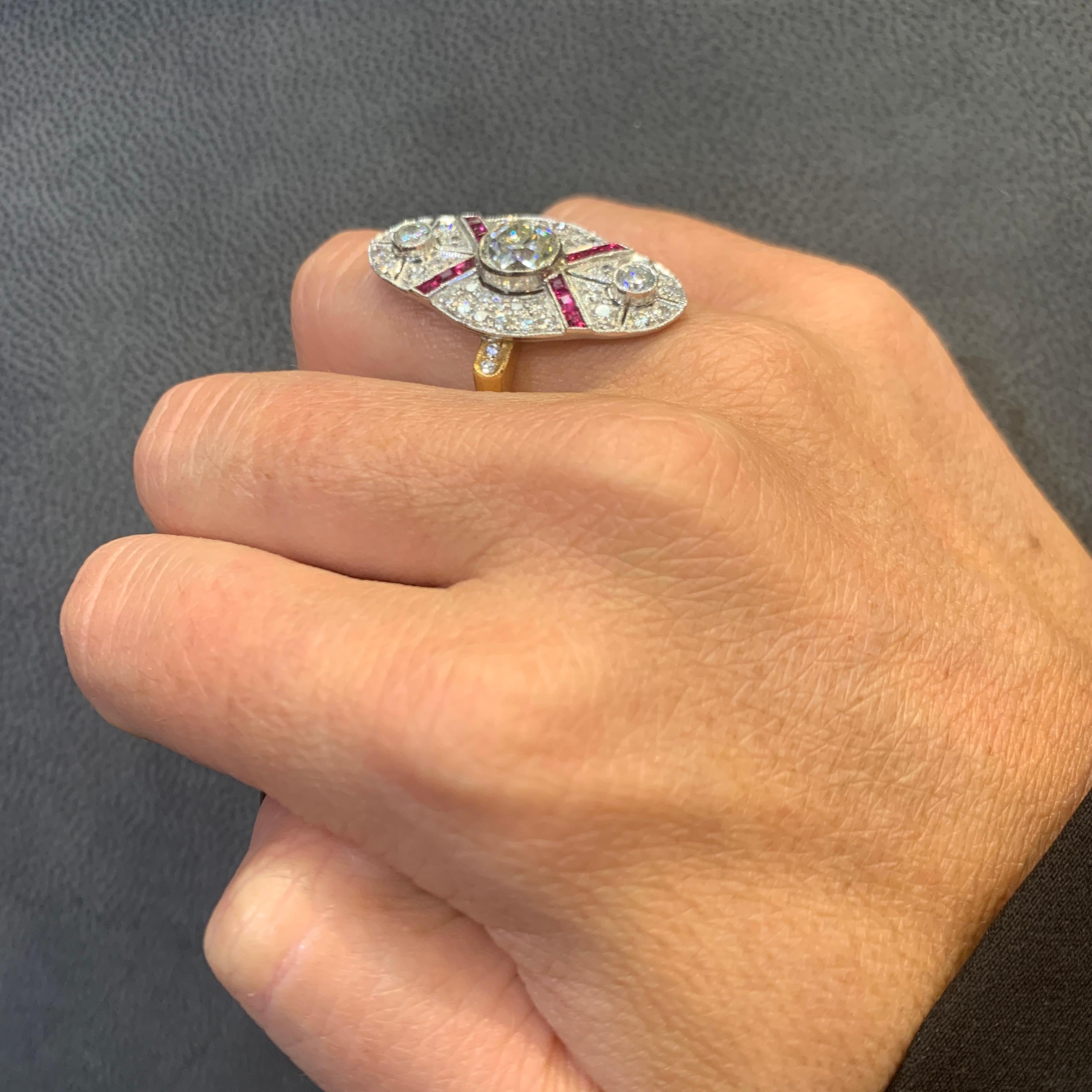 Anillo Art Déco Navette de Rubí y Diamante talla europea antigua Art Decó en venta