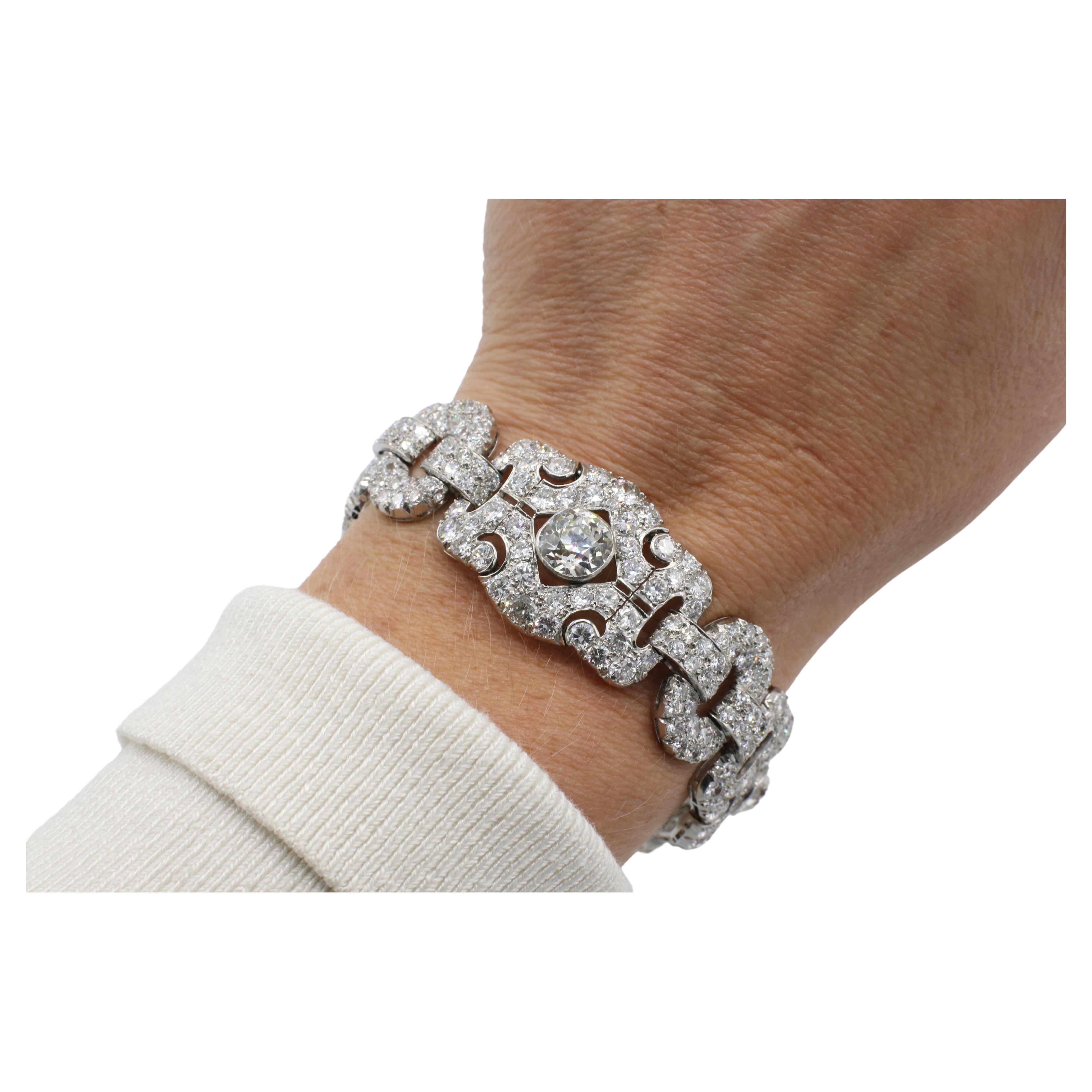 Art Deco Old European Cut Natural Thirty Carat Diamond Platinum Bracelet 2