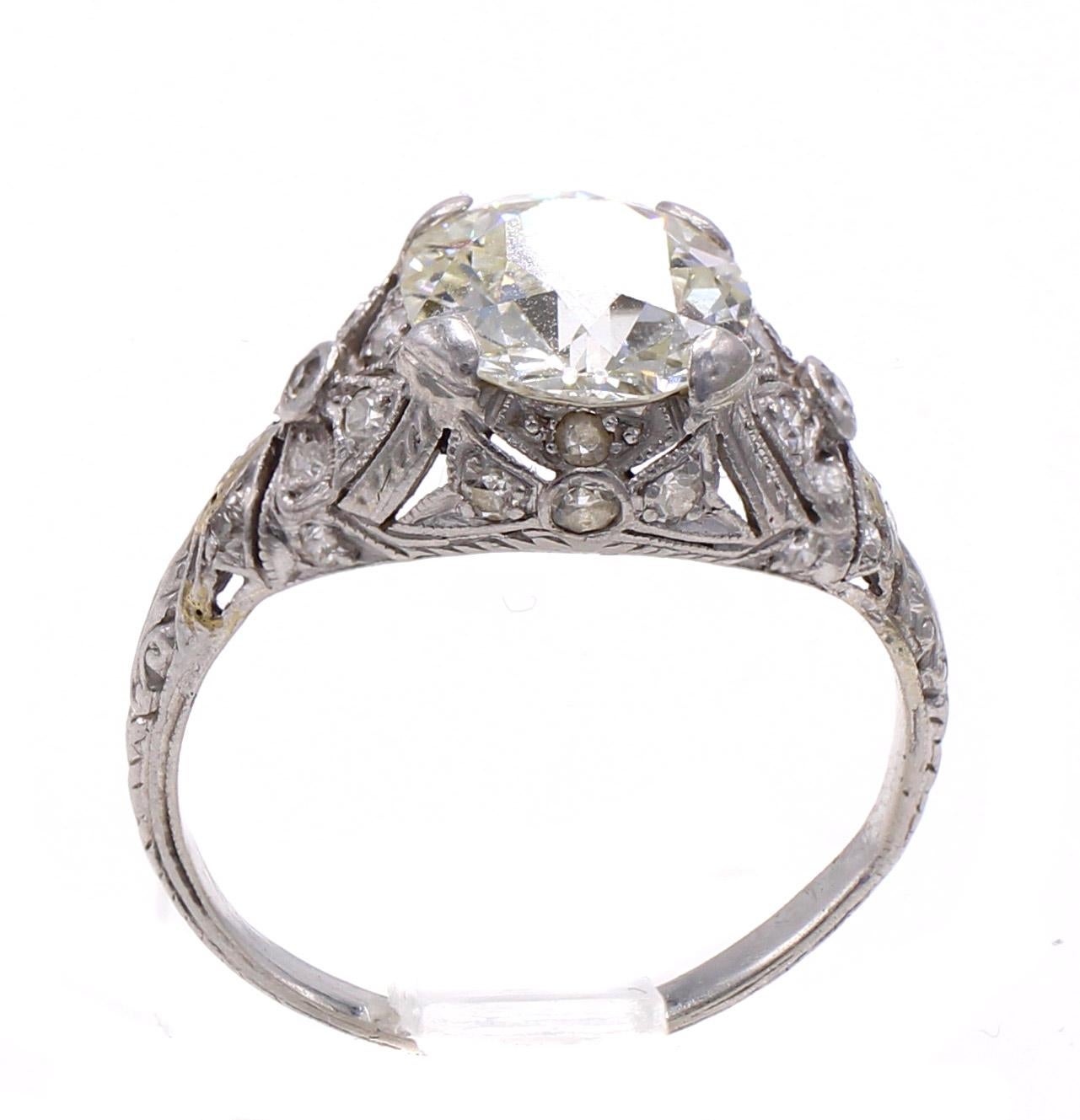 Art Deco Old European Cut Platinum Diamond Engagement Ring In Good Condition In New York, NY