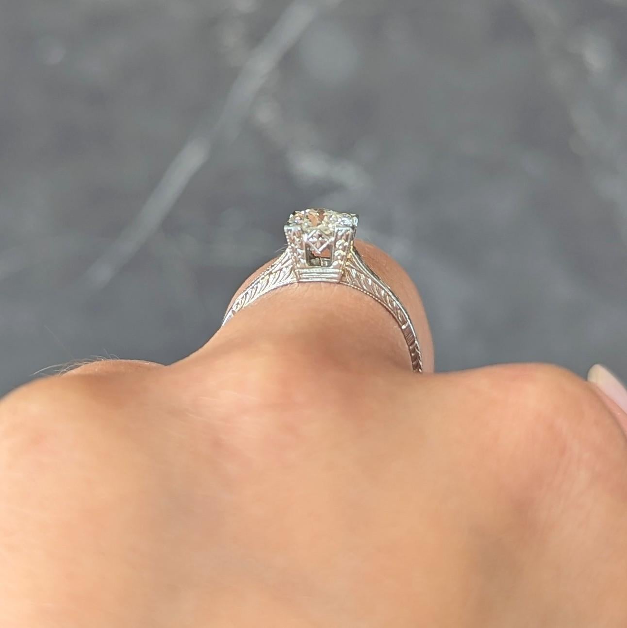 Art Deco Alter europäischer Diamant 18K Weißgold Vintage Solitär Verlobungsring im Angebot 6