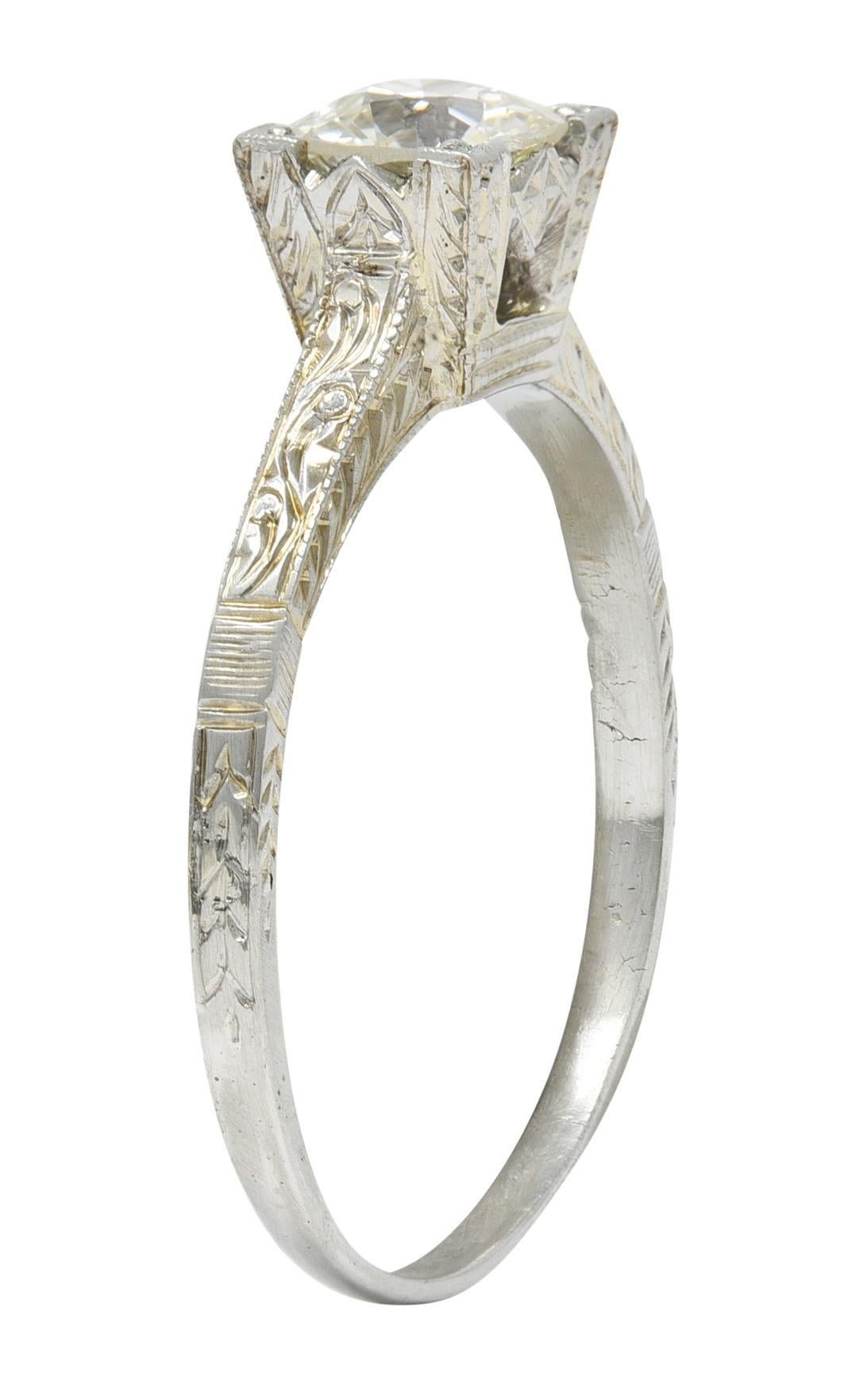 Art Deco Alter europäischer Diamant 18K Weißgold Vintage Solitär Verlobungsring im Angebot 3