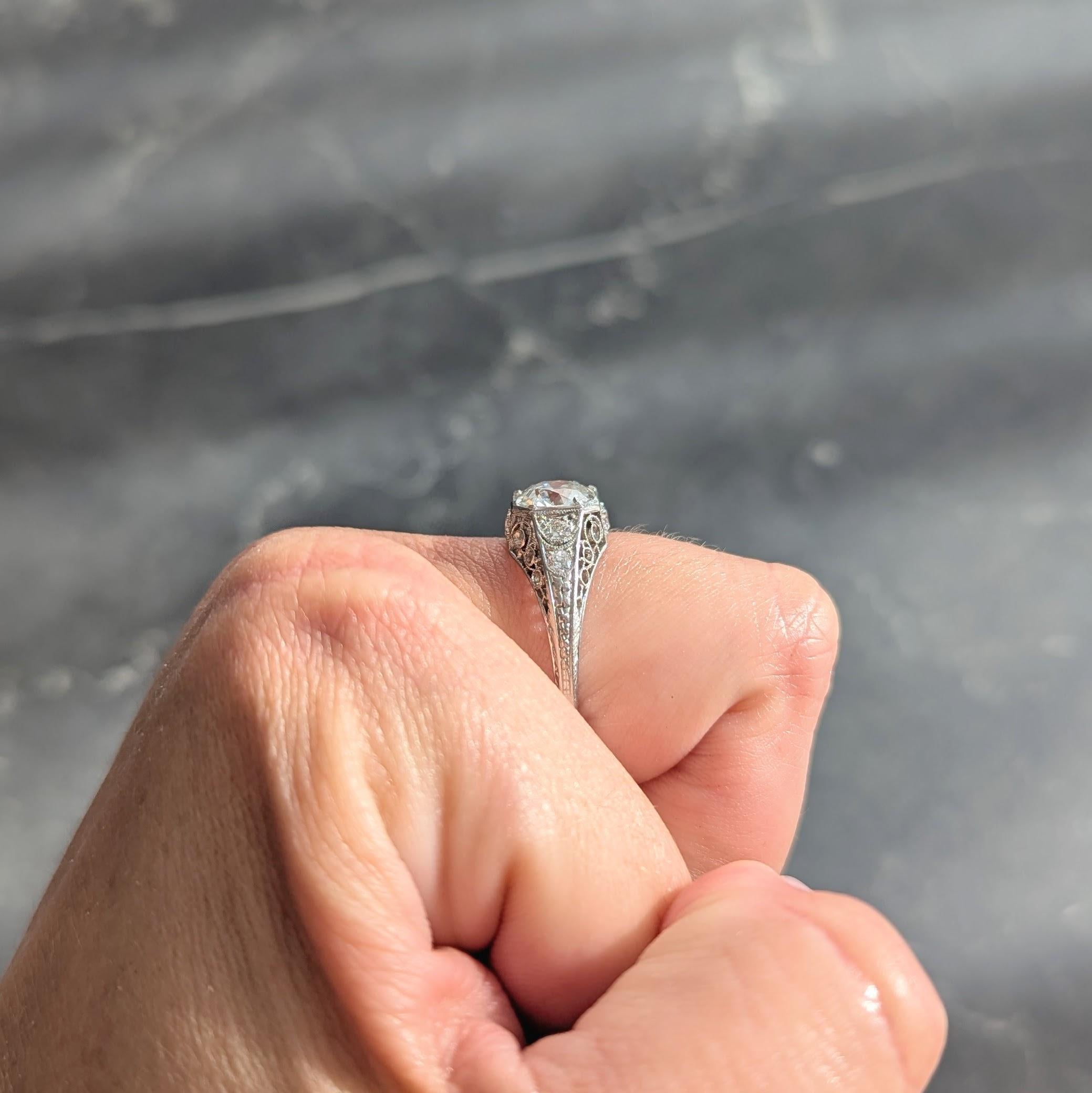 Anello di fidanzamento Art Deco Old European Diamond Platinum Antique Scroll Filigree in vendita 7