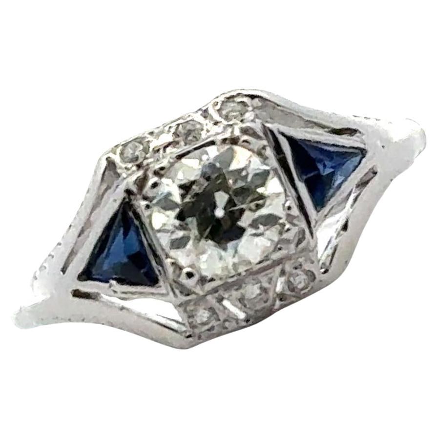 Bague de fiançailles Art déco européenne ancienne en or blanc 14 carats avec diamants et saphirs