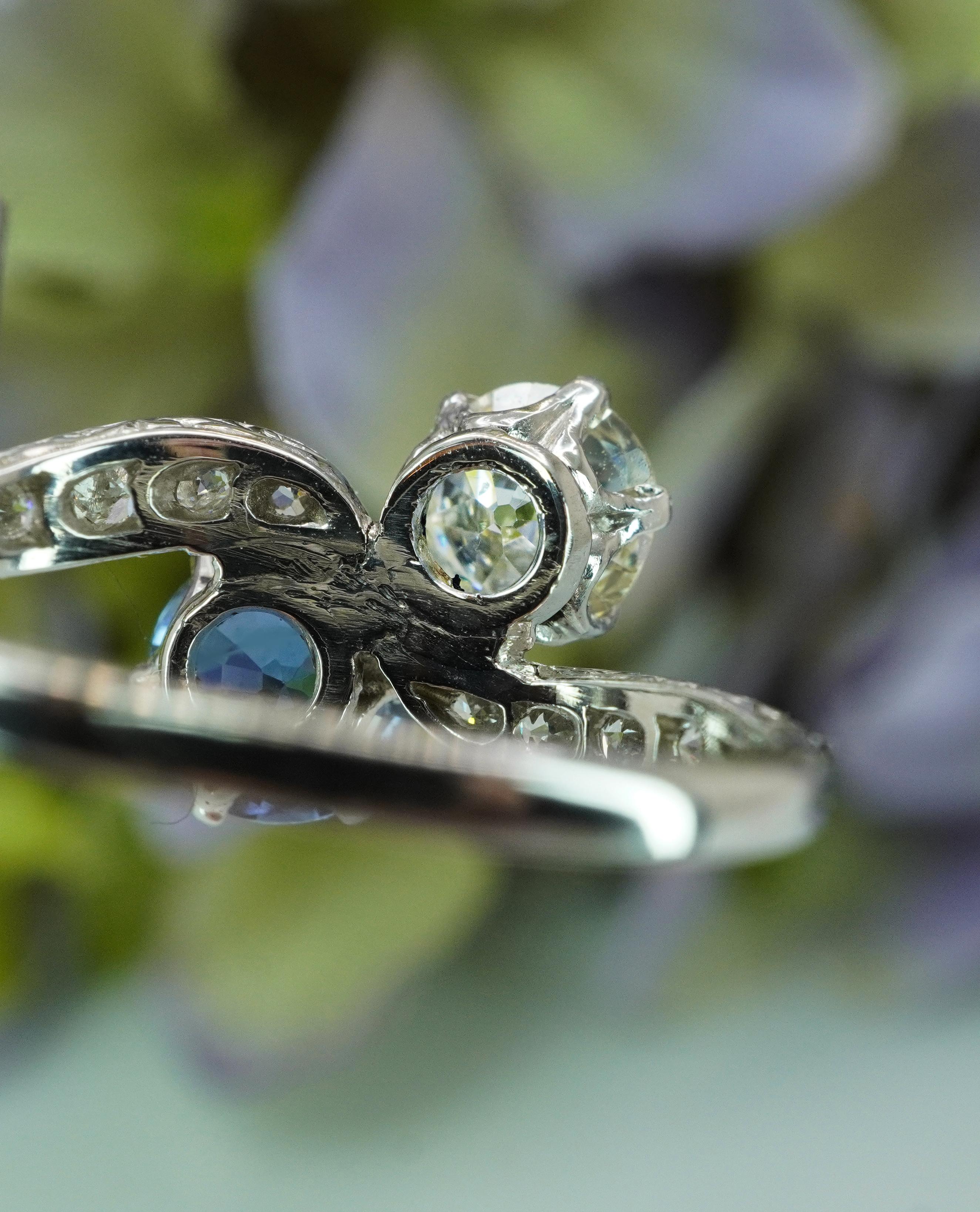 Art Deco Old European Mine Diamond Sapphire Ring Platinum Antique Toi et Moi en vente 4