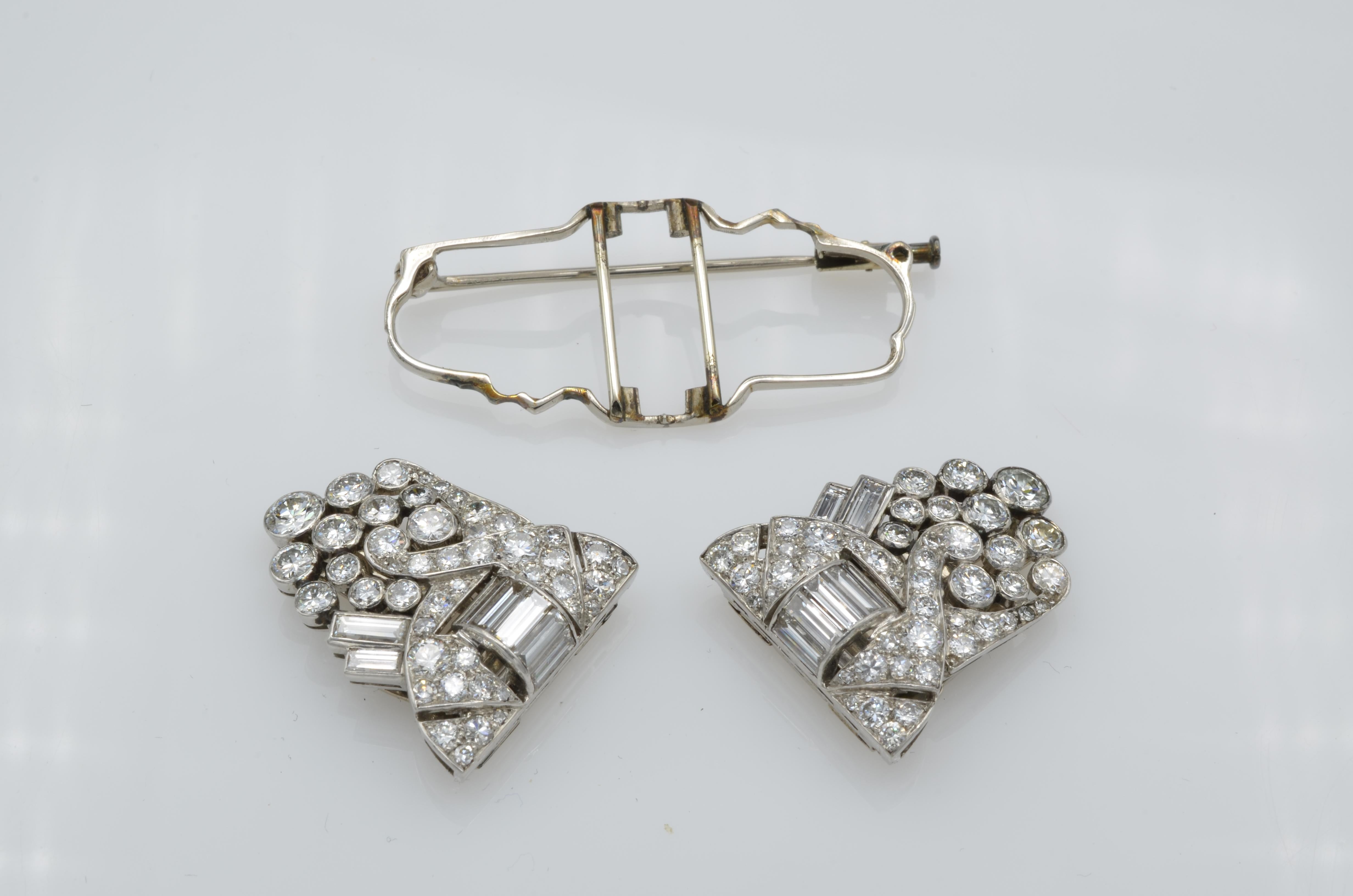 Art Deco Brooch Old Mine Cut Baguette Diamond Double Clip In Excellent Condition For Sale In Berkeley, CA