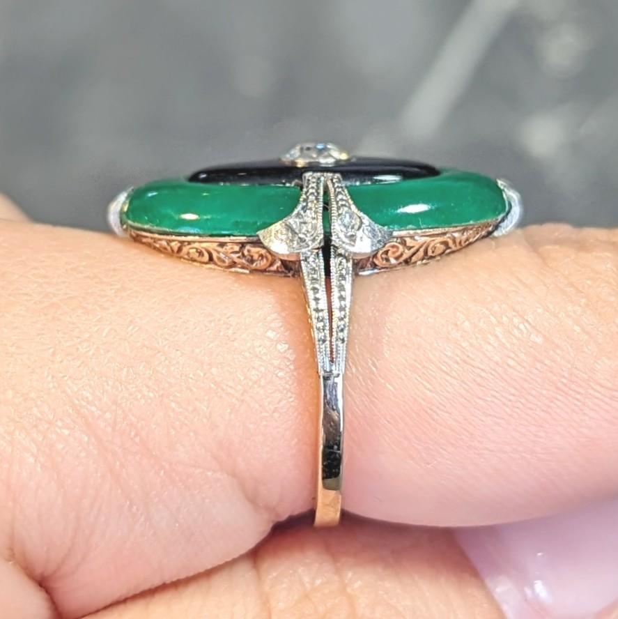 Art Deco Old Mine Cut Diamond Onyx Quartz Platinum 18 Karat Gold Vintage Ring For Sale 8