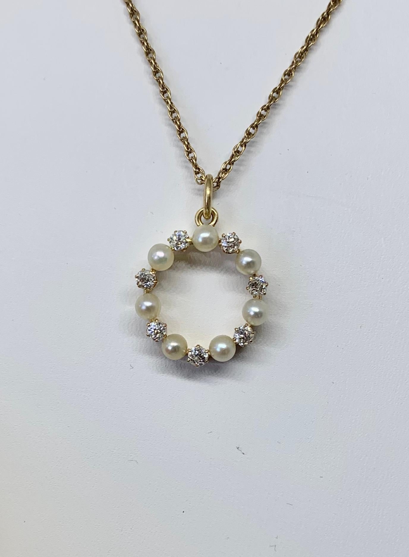 Art Deco Old Mine Cut Diamond Pearl Circle Pendant Necklace 14K Gold In Excellent Condition For Sale In New York, NY
