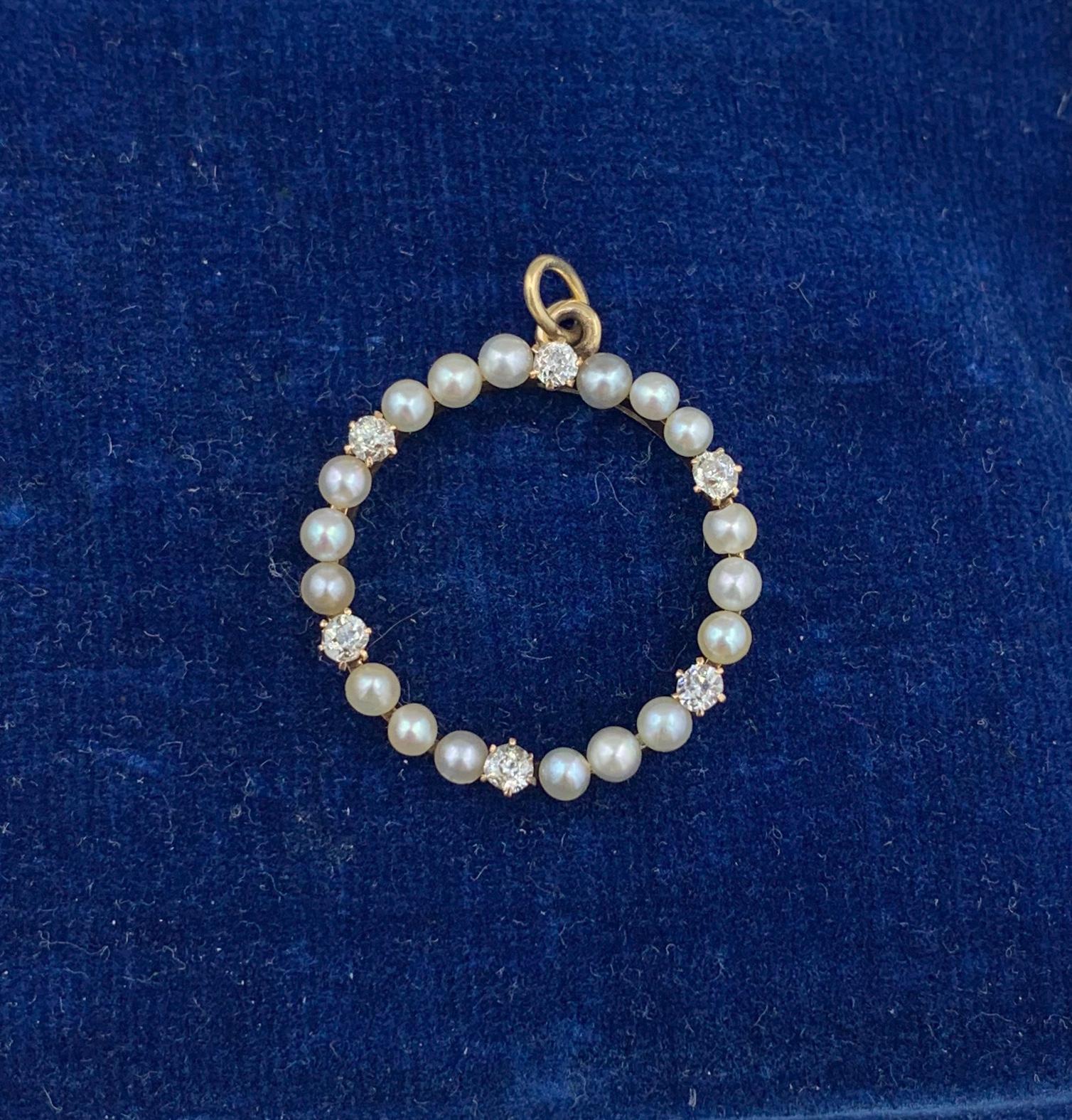 Halskette mit Anhänger, Diamant im alten Minenschliff und Perlen, 14 Karat Gold im Zustand „Gut“ im Angebot in New York, NY
