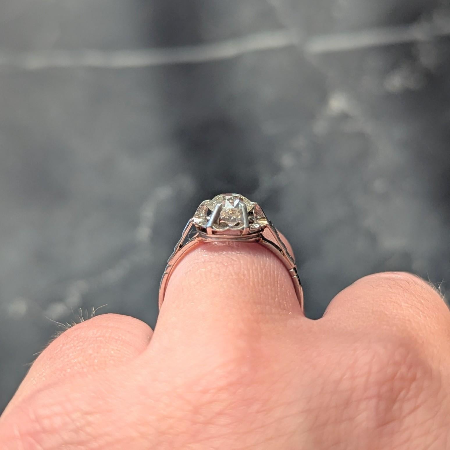 Art Deco Old Mine Cut Diamond Platinum Vintage Belcher Solitaire Verlobungsring im Angebot 1