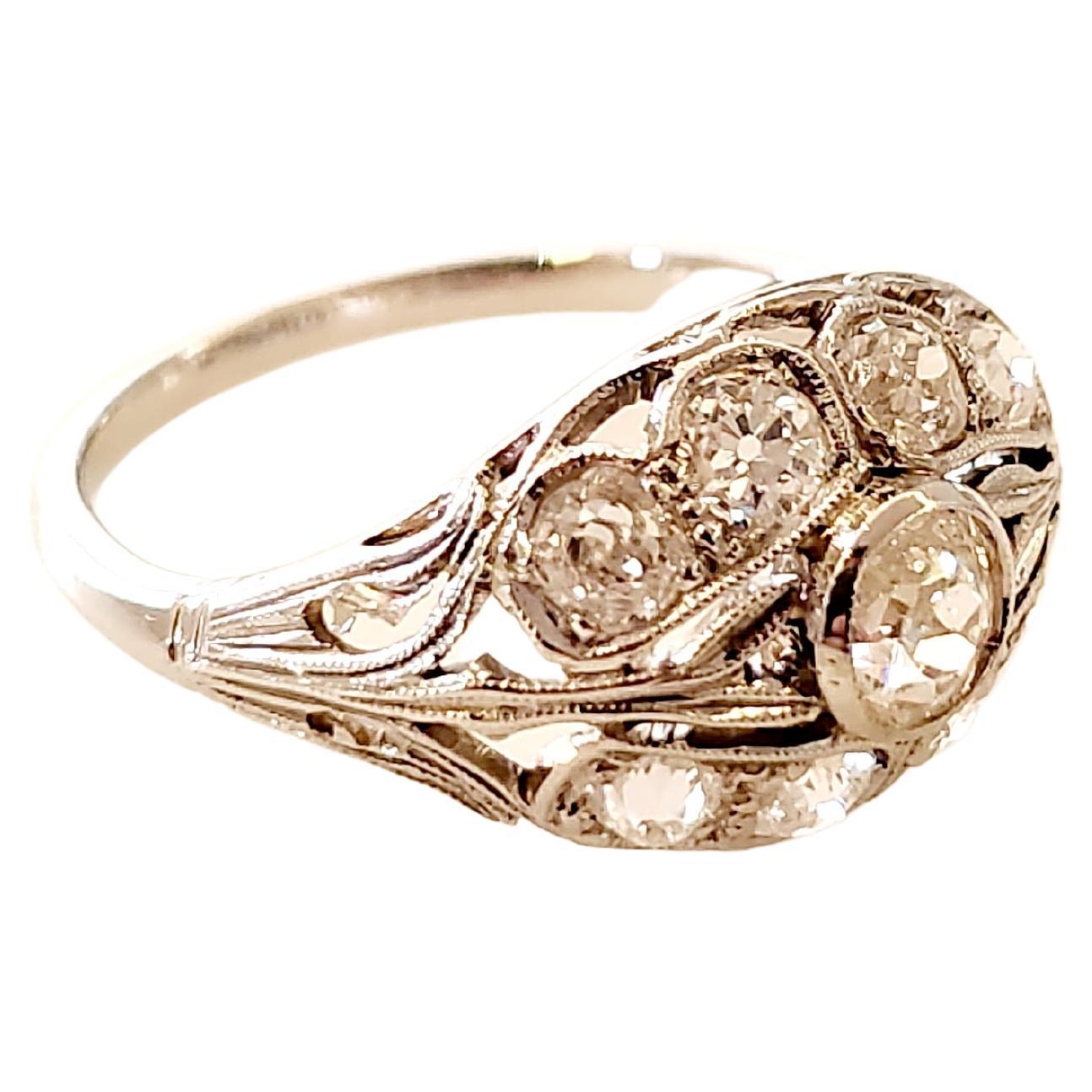 Art Deco Old Mine Cut Diamond Gold Ring In Good Condition For Sale In Cairo, EG