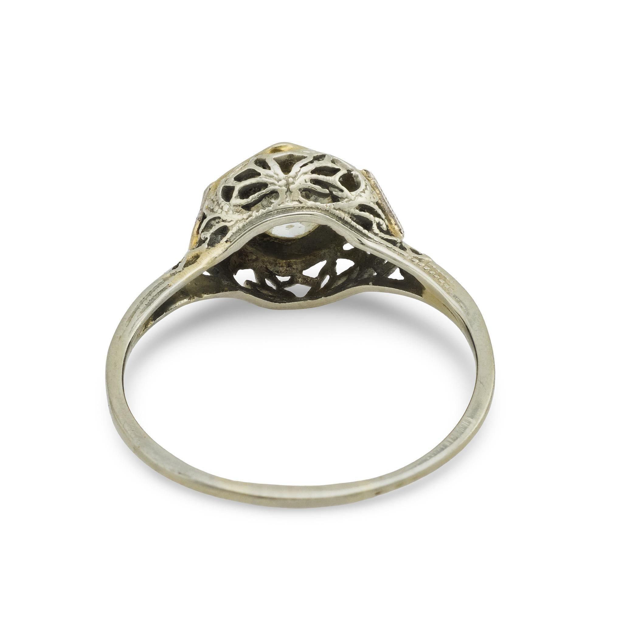Anello di fidanzamento Art Deco in oro bianco 18 carati con zaffiro e diamante taglio old mine in vendita 1