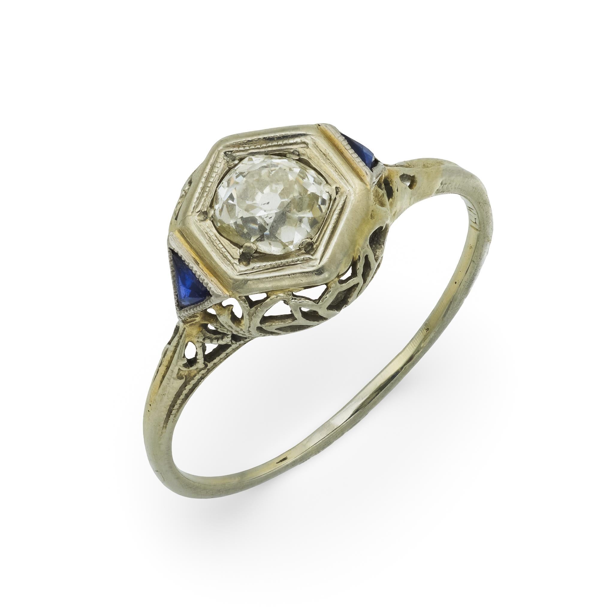 Anello di fidanzamento Art Deco in oro bianco 18 carati con zaffiro e diamante taglio old mine in vendita