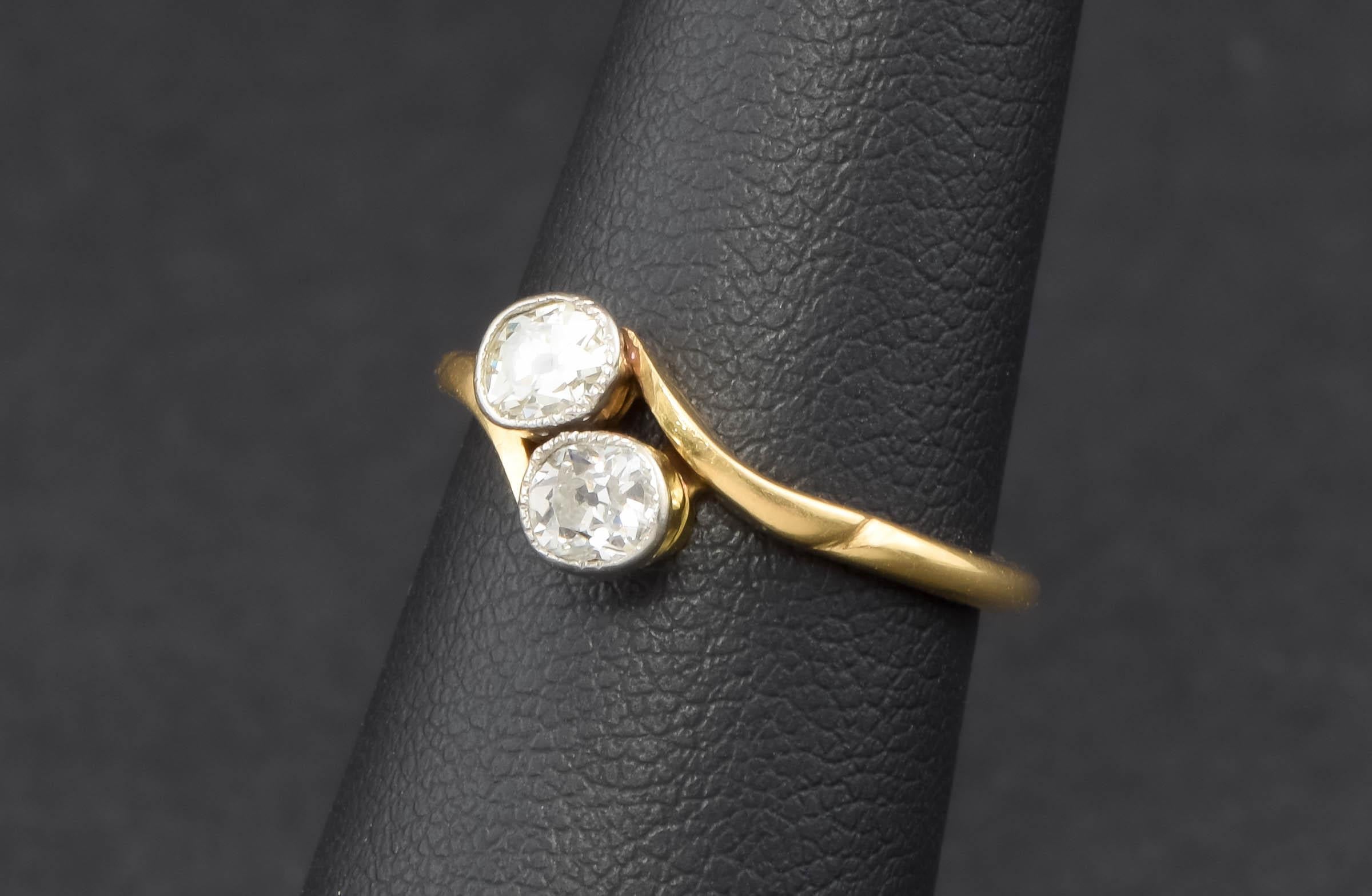 Women's Art Deco Old Mine Cut Diamond Toi et Moi Engagement Ring