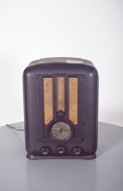 Art Deco Old Pilot Table Radio, Model 203