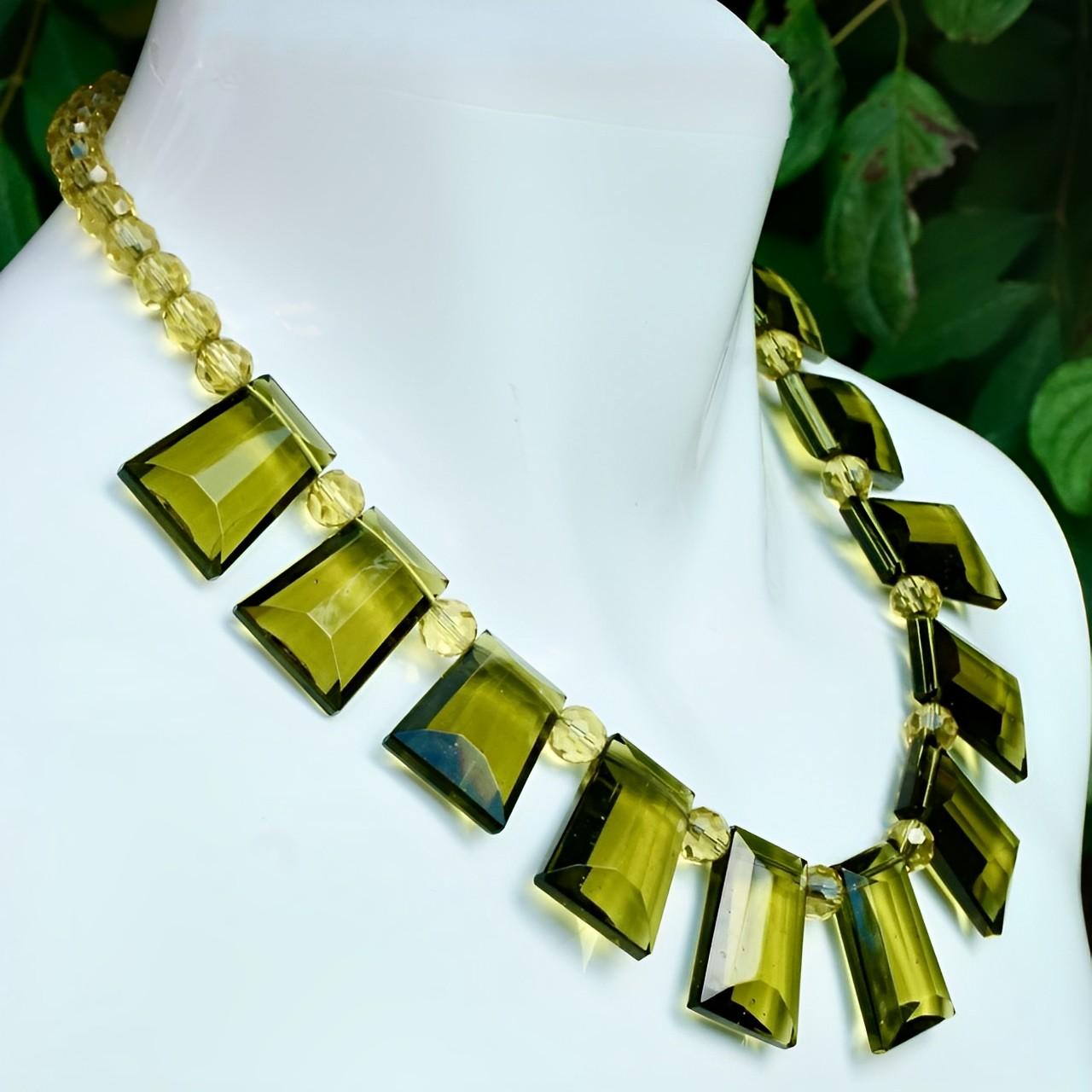 Women's or Men's Art Deco Olive Green Glass Fringe Necklace Collar For Sale