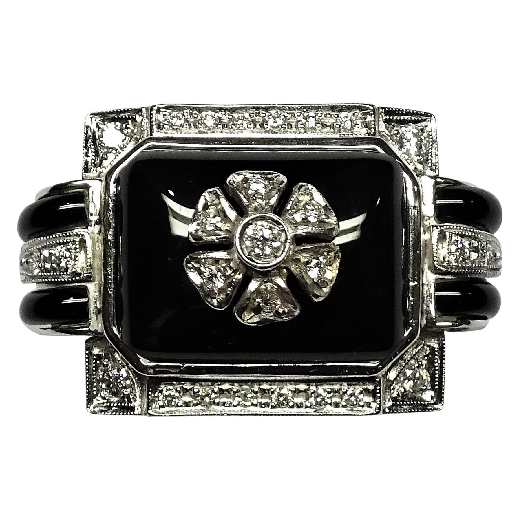 Art Deco Style Onyx 0.53 Round Cut White Diamonds 18 Karat White Gold Ring For Sale