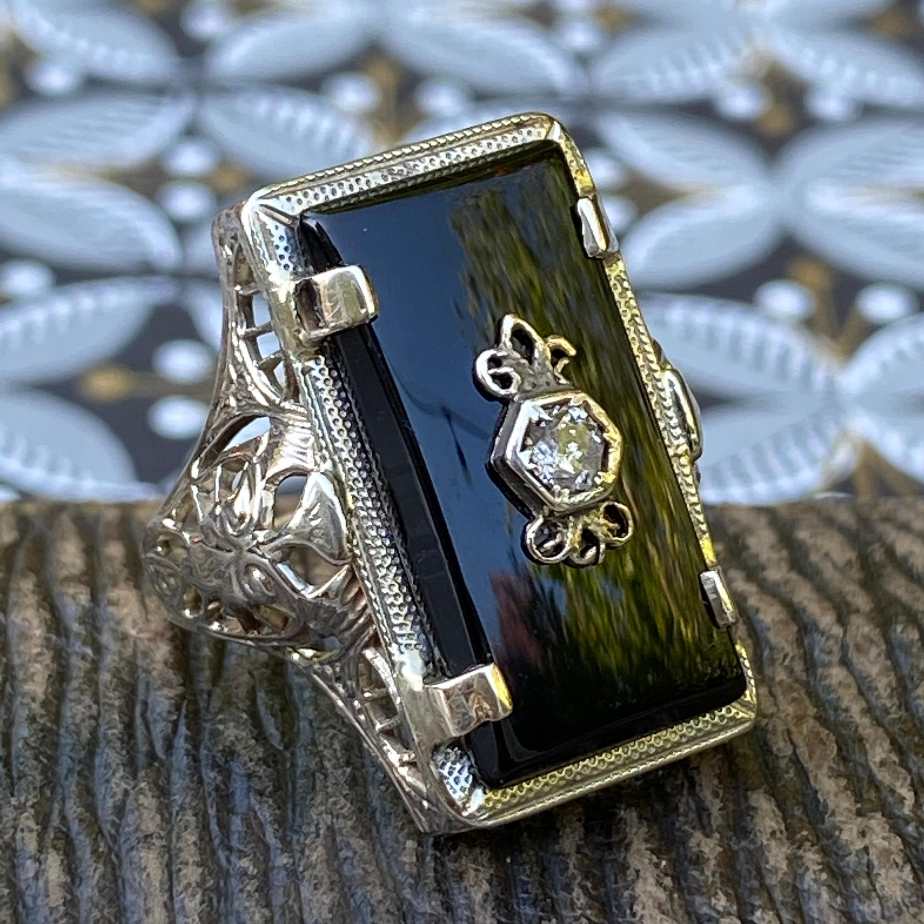 Art Deco Onyx 14k White Gold Filigree Ring In Good Condition For Sale In Scotts Valley, CA